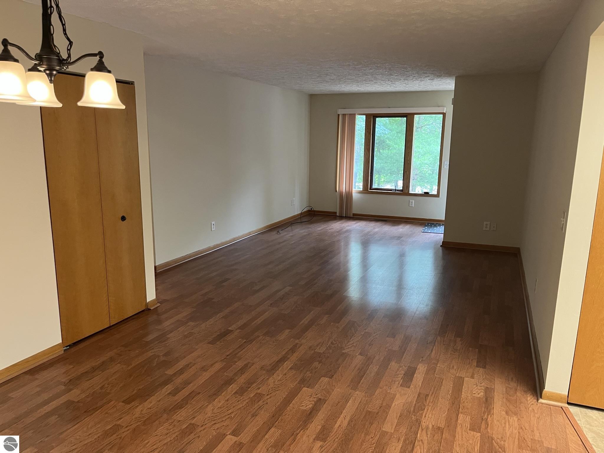 4370 Eagle Crest Drive