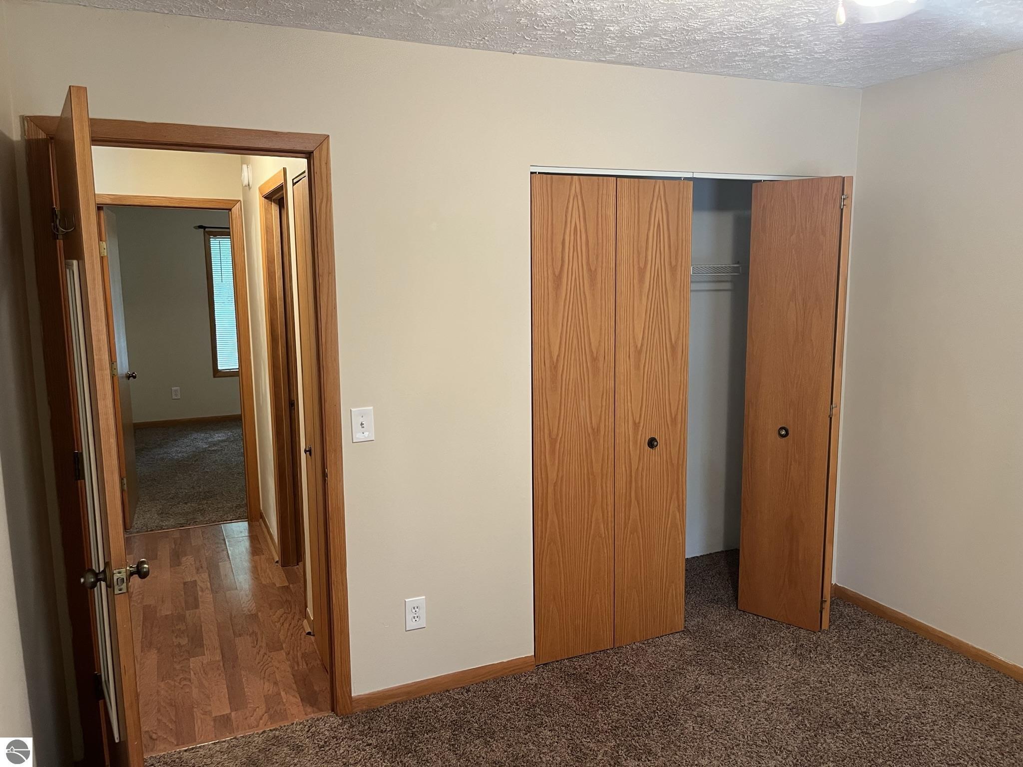 4370 Eagle Crest Drive