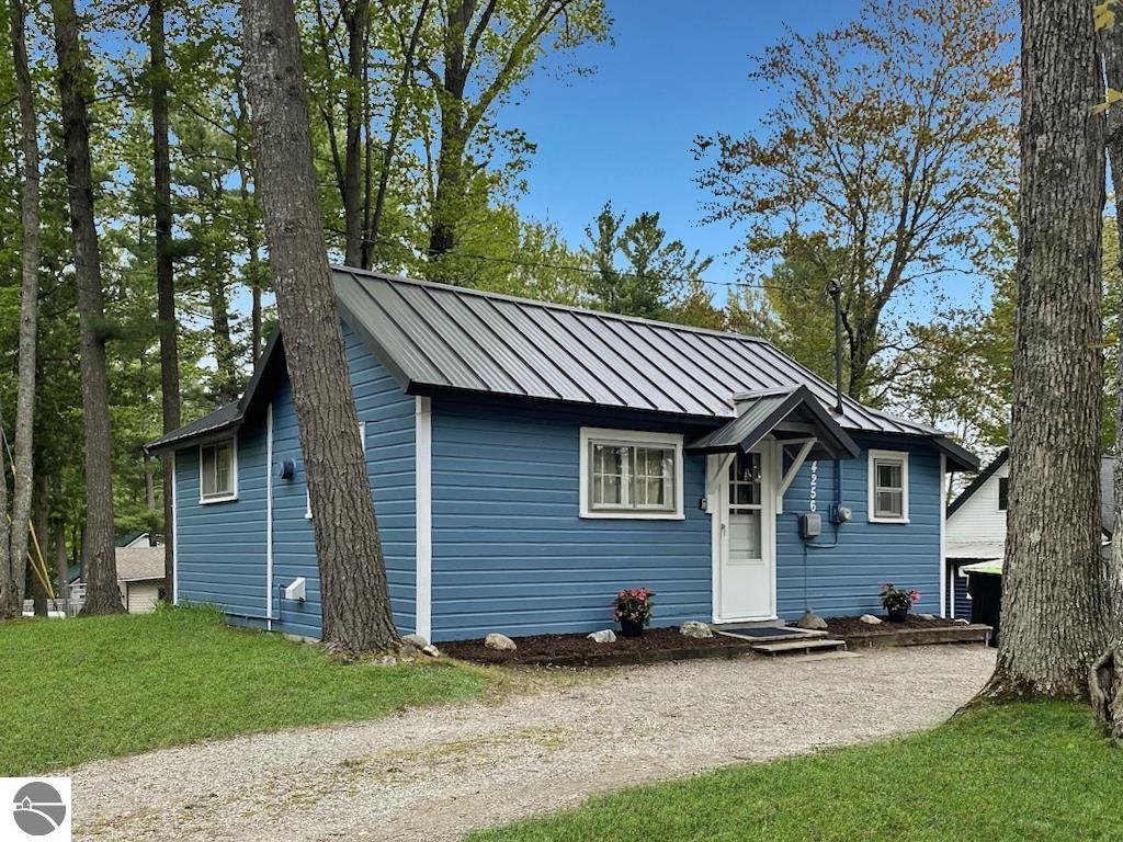 4256 North Spider Lake Road