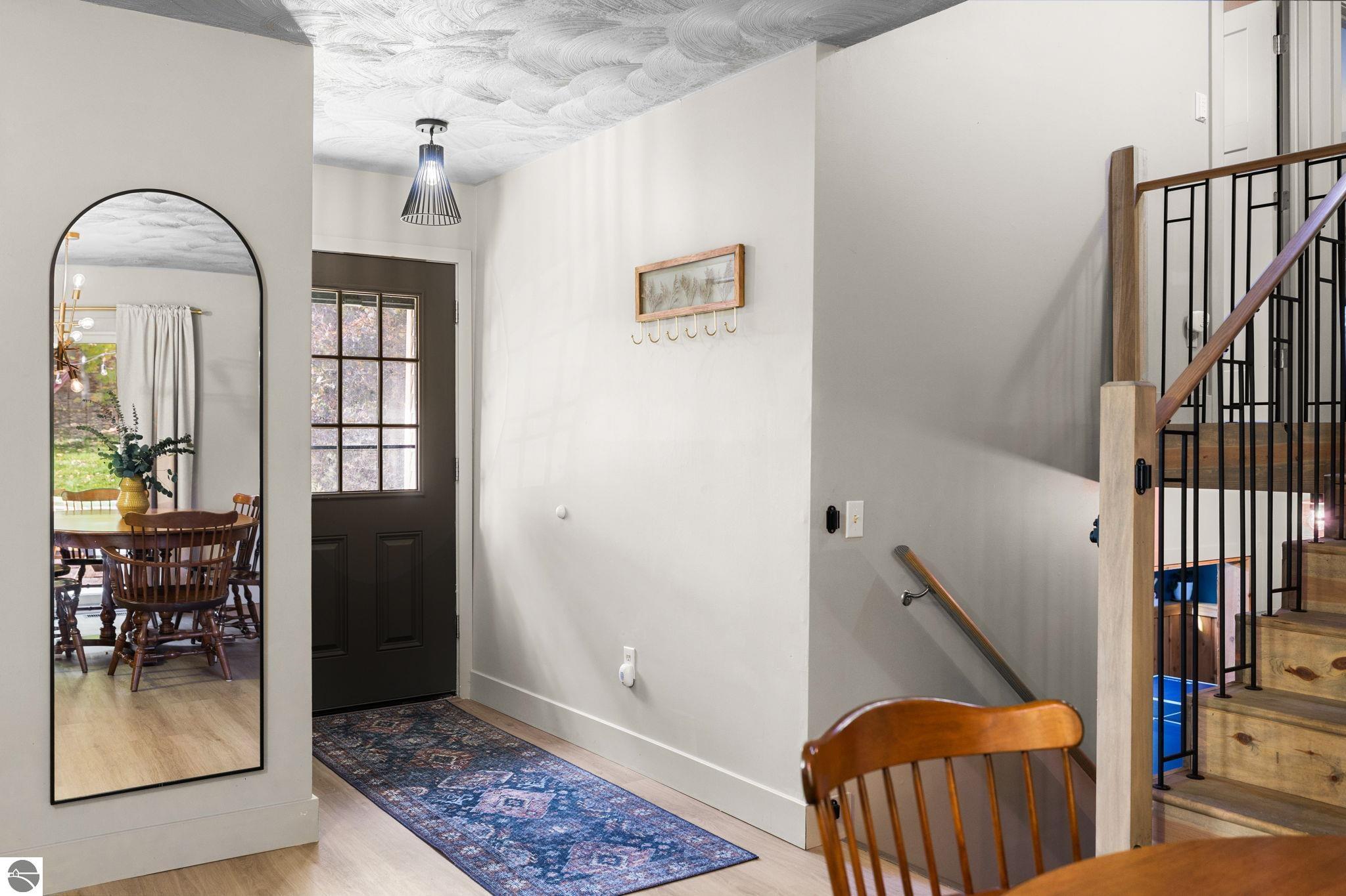 7297 Whispering Hills