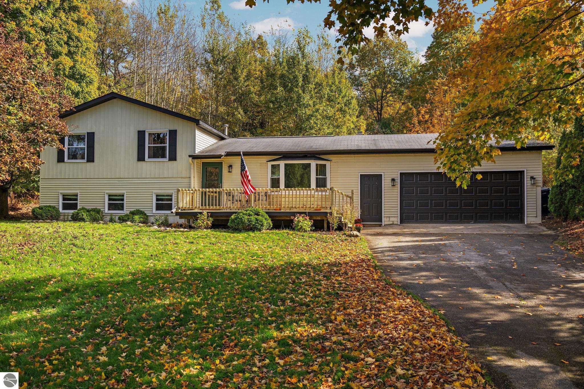 7297 Whispering Hills