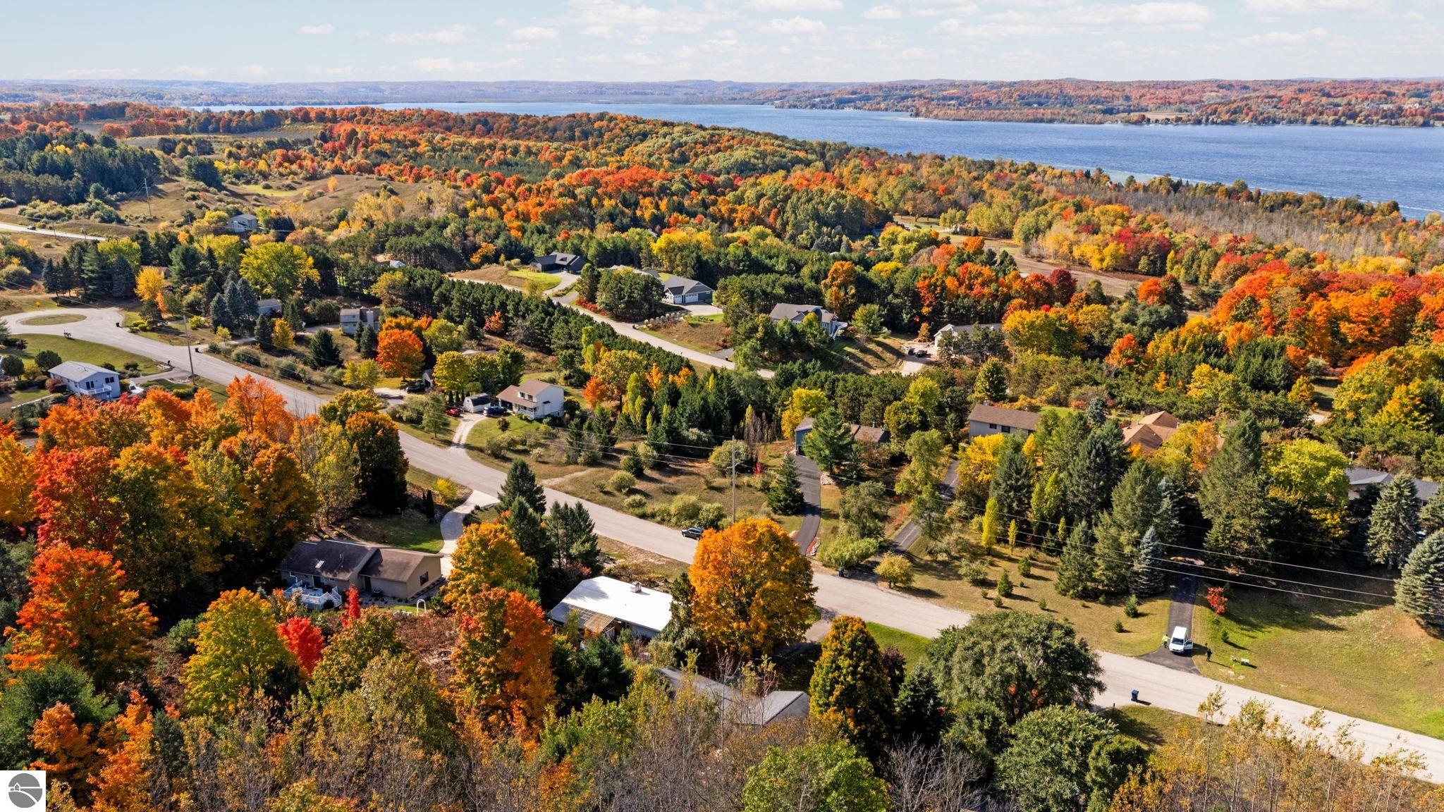 7297 Whispering Hills