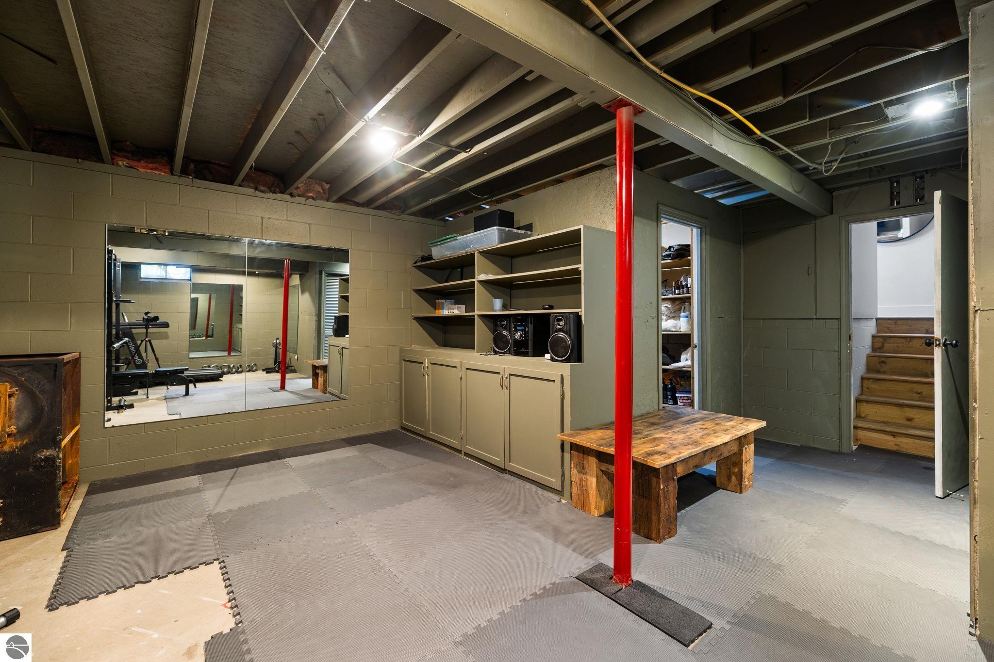 7297 Whispering Hills