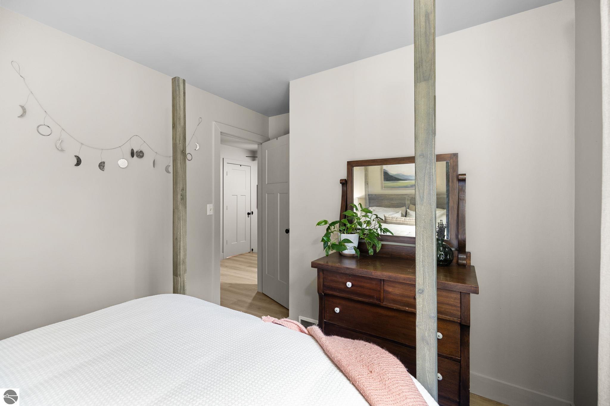 7297 Whispering Hills