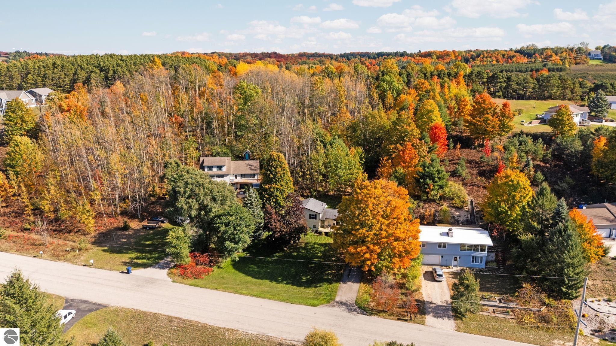 7297 Whispering Hills