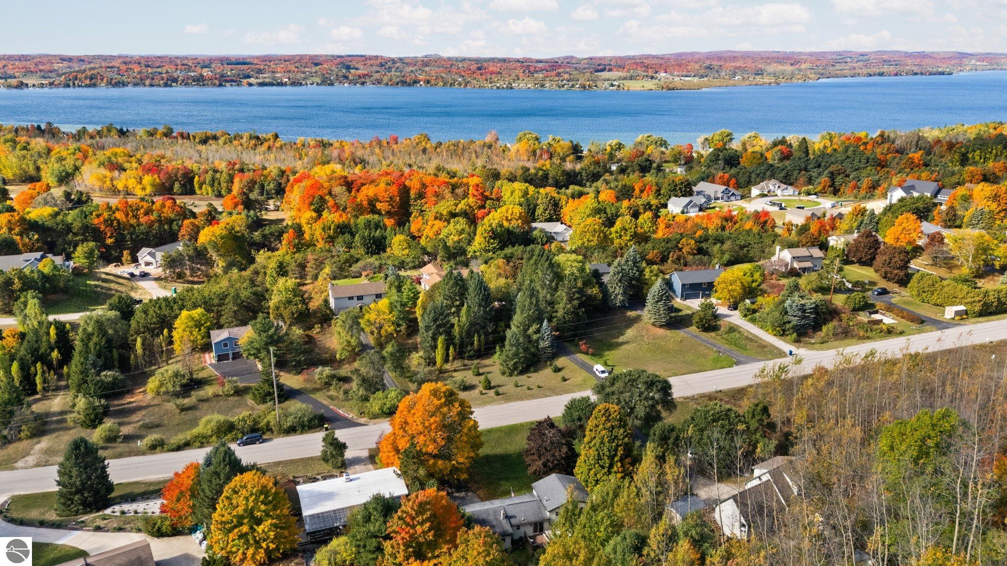 7297 Whispering Hills