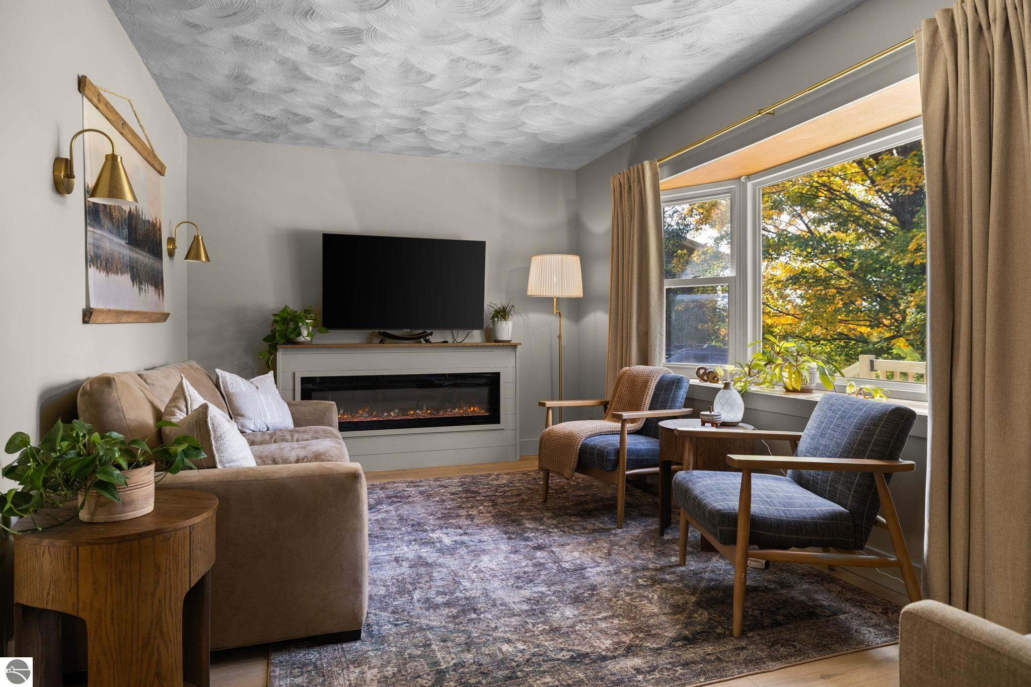 7297 Whispering Hills