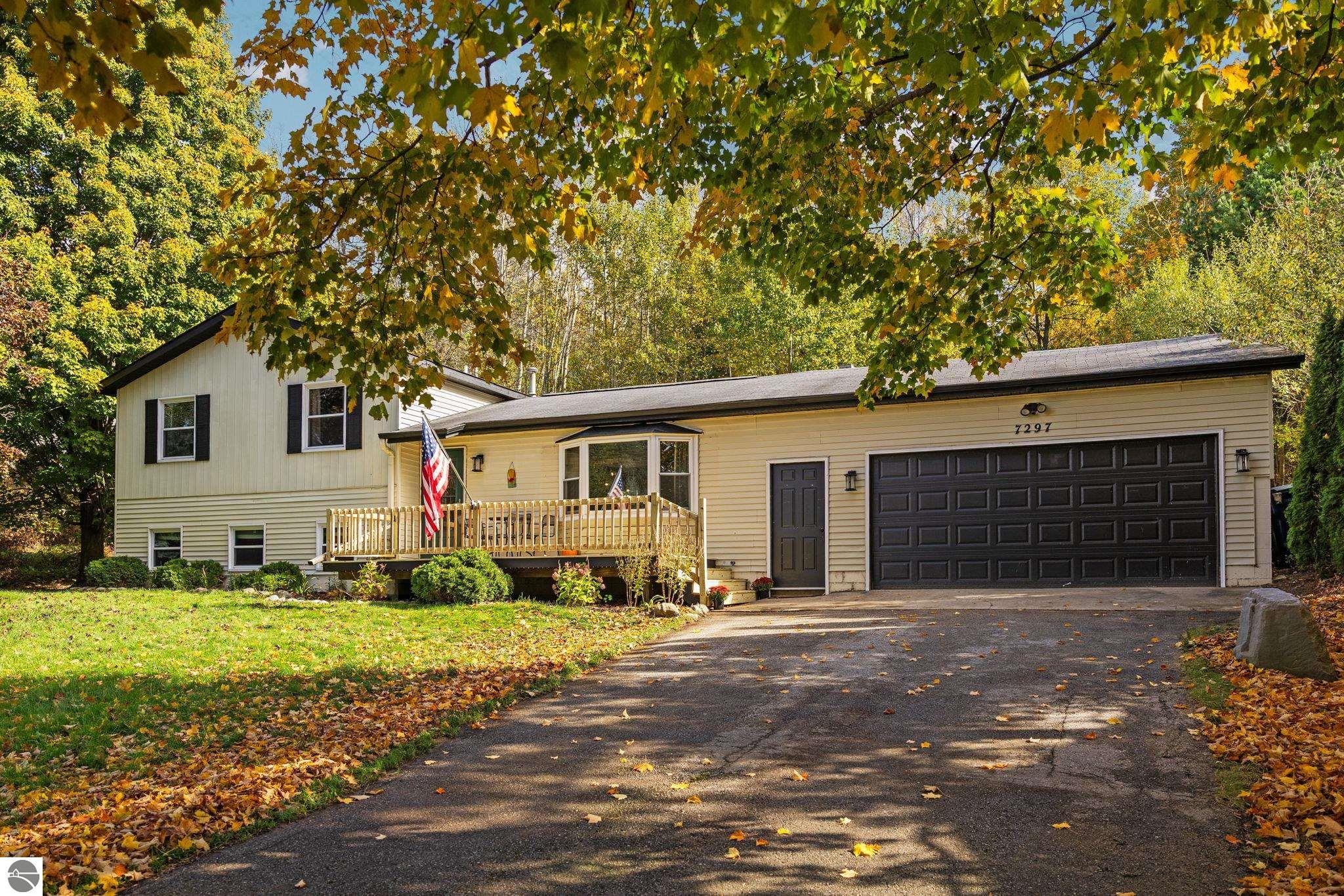 7297 Whispering Hills