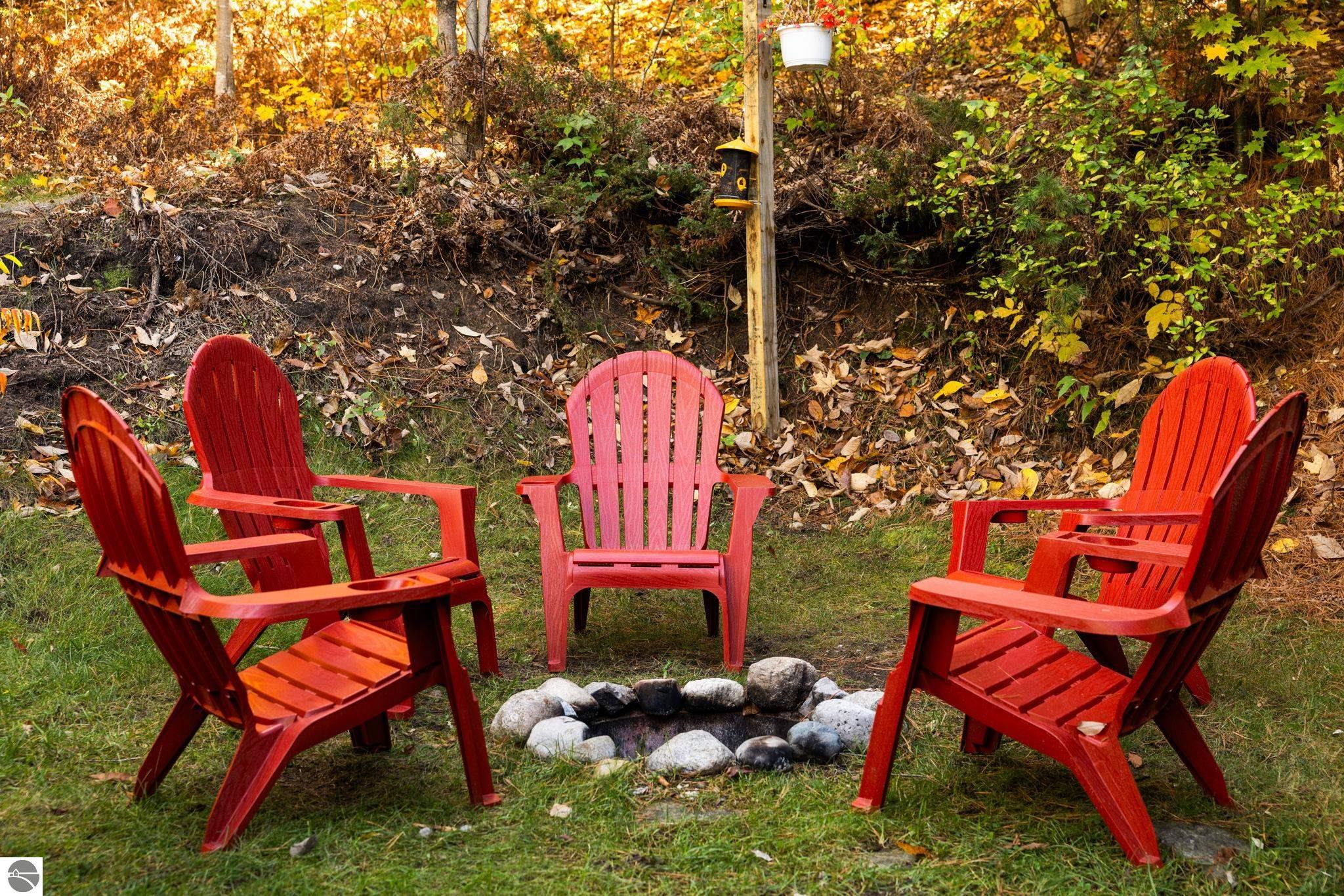 7297 Whispering Hills