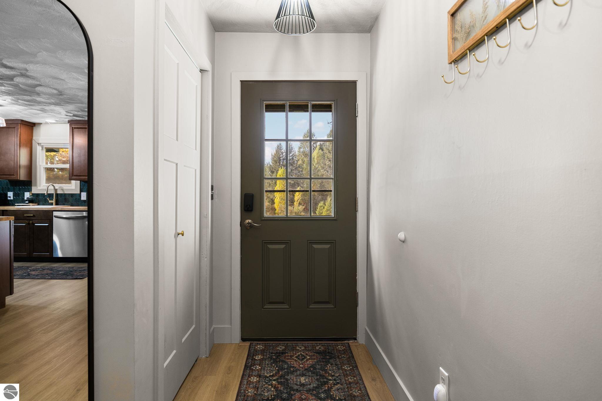 7297 Whispering Hills