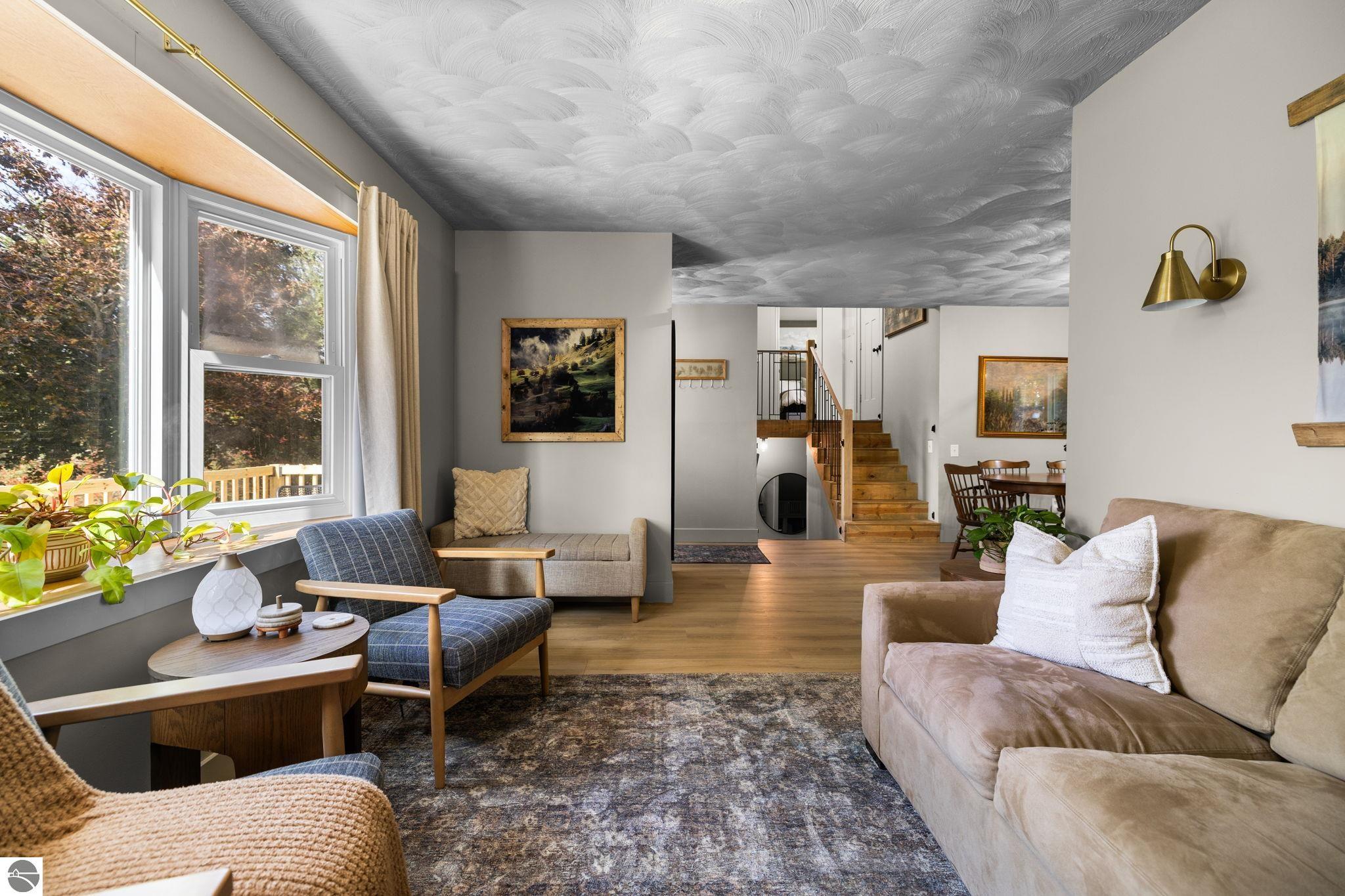 7297 Whispering Hills