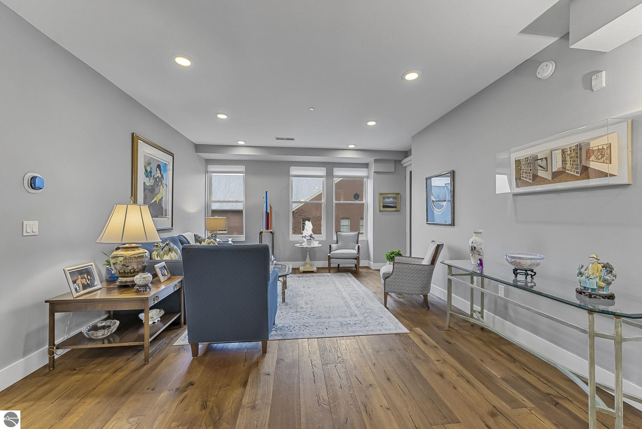 215 Washington Street # 3F
