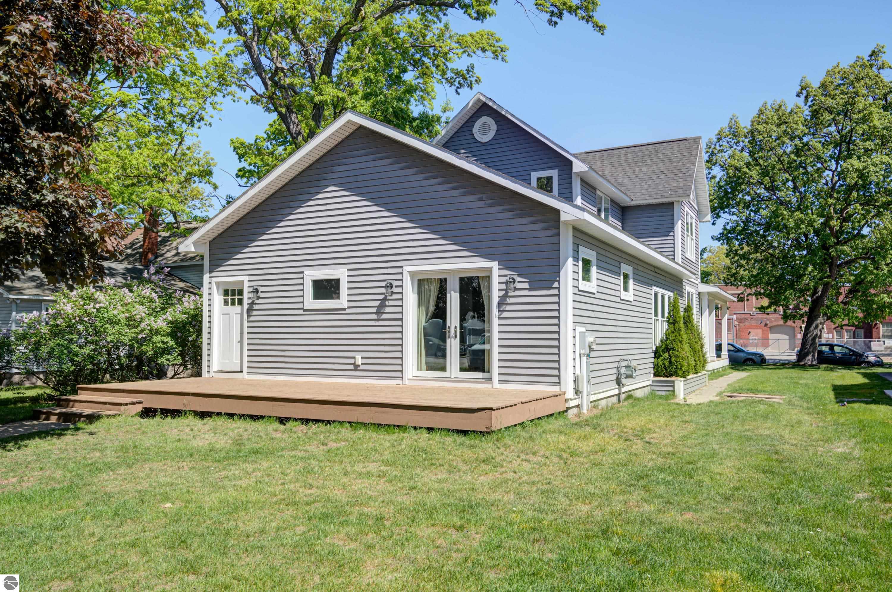 319 W Eighth Street