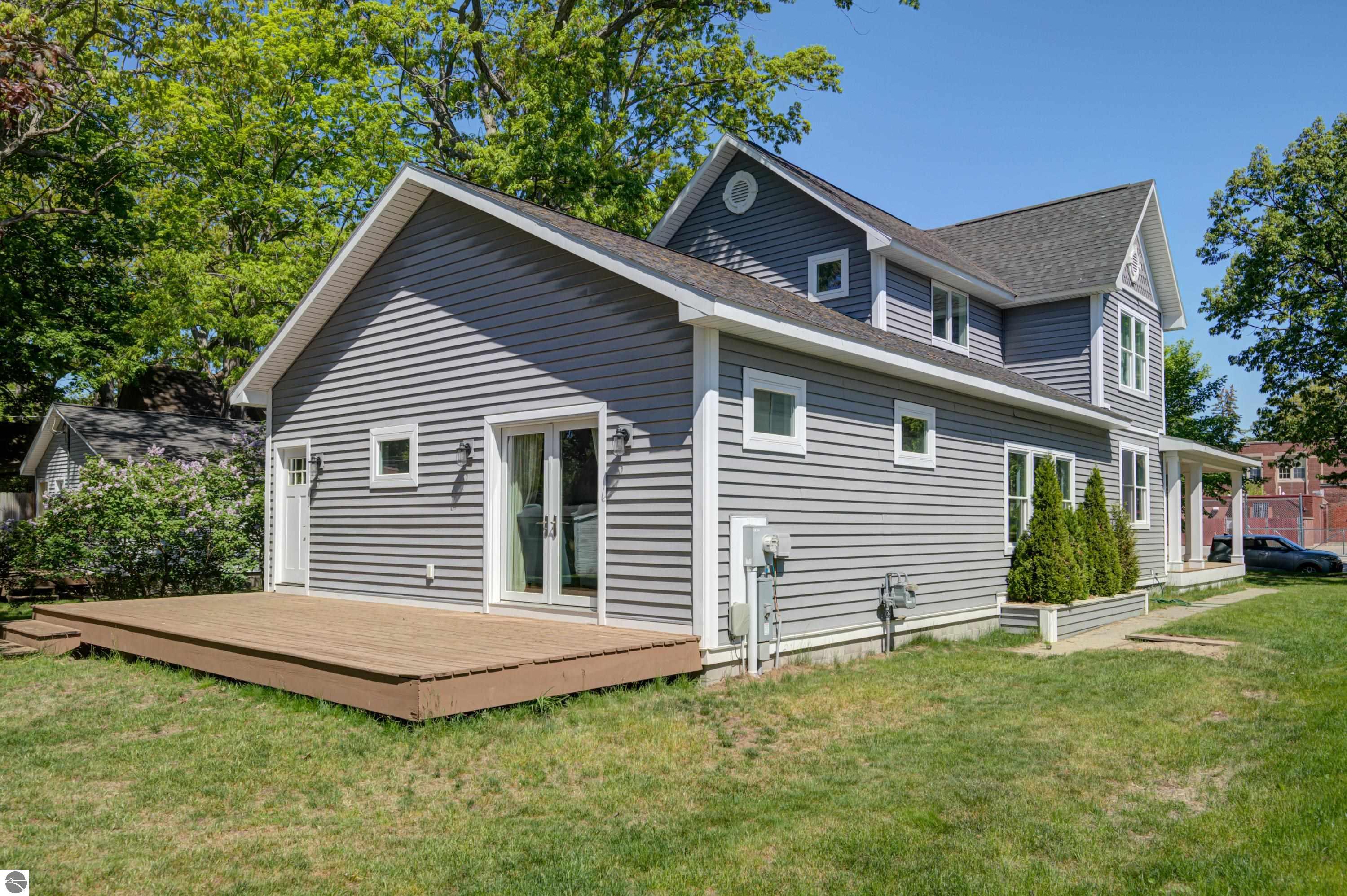 319 W Eighth Street
