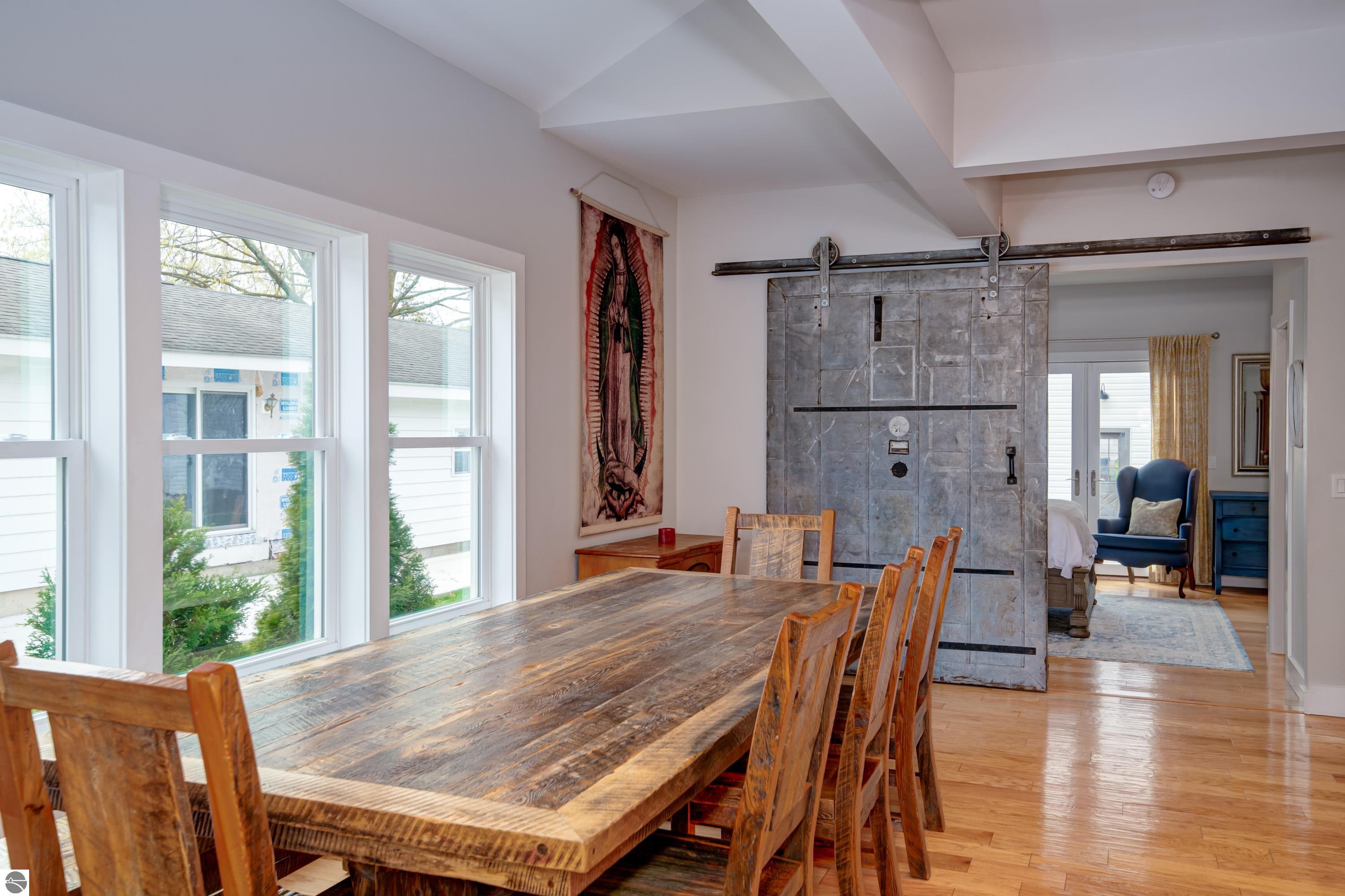 319 W Eighth Street