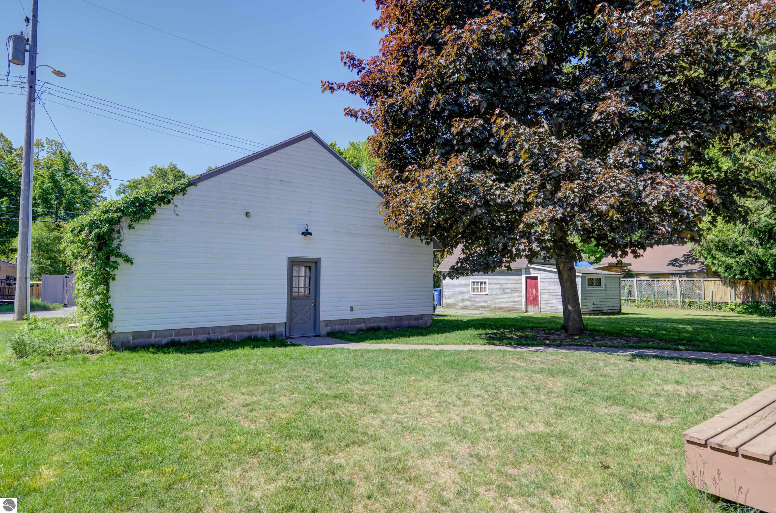 319 W Eighth Street