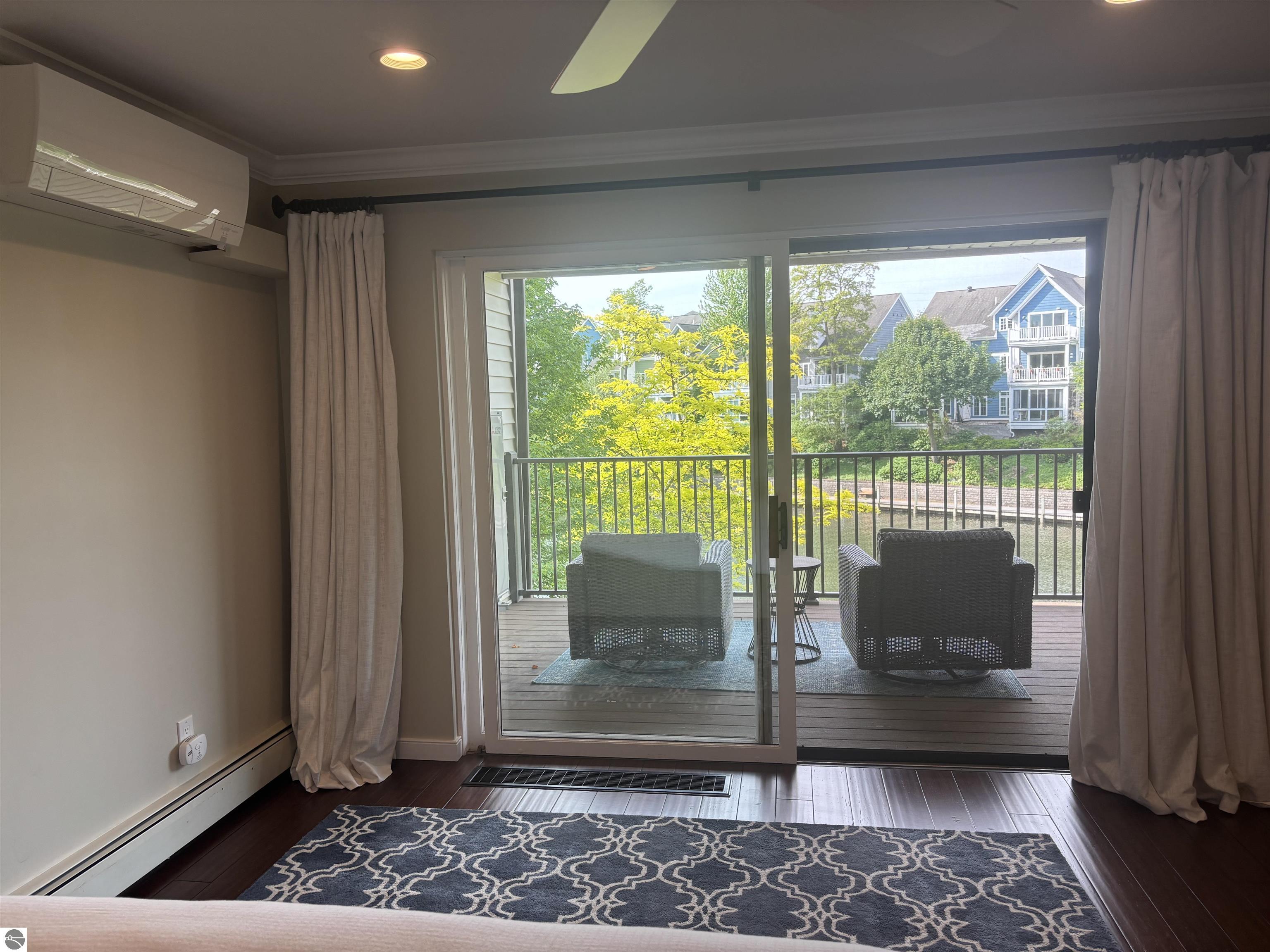 240 Washington Street # 10
