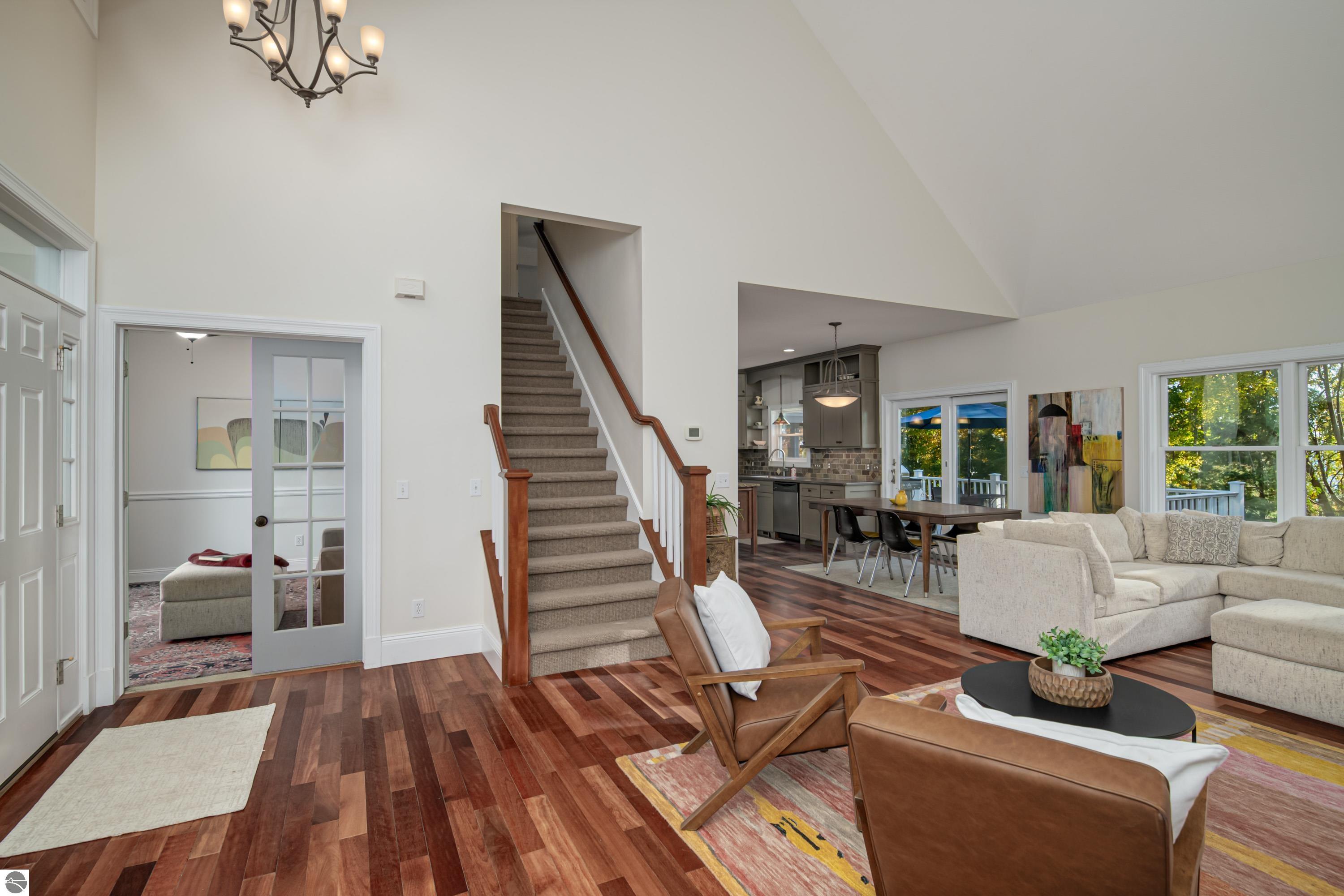 6436 Peregrin Court