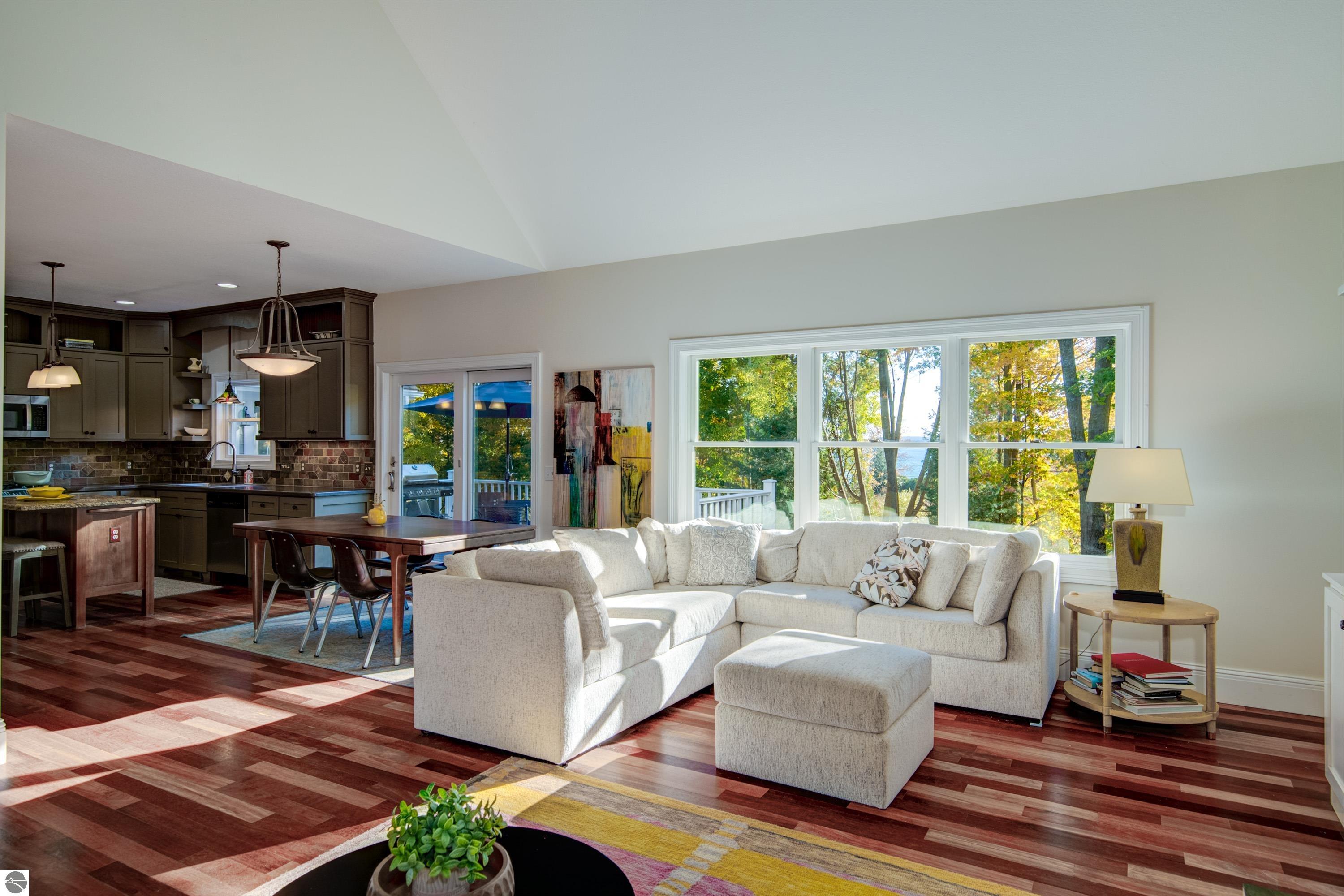 6436 Peregrin Court