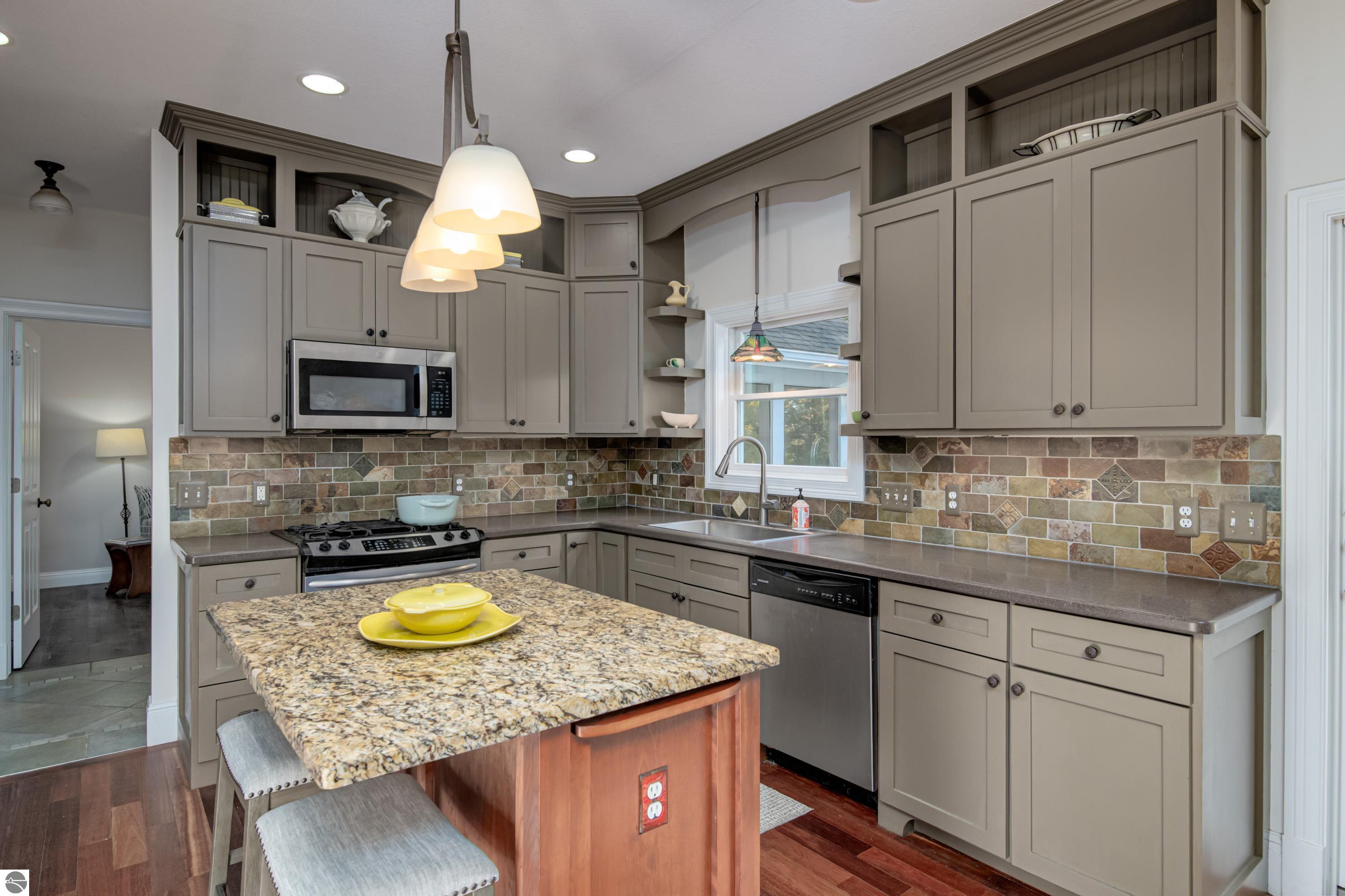 6436 Peregrin Court