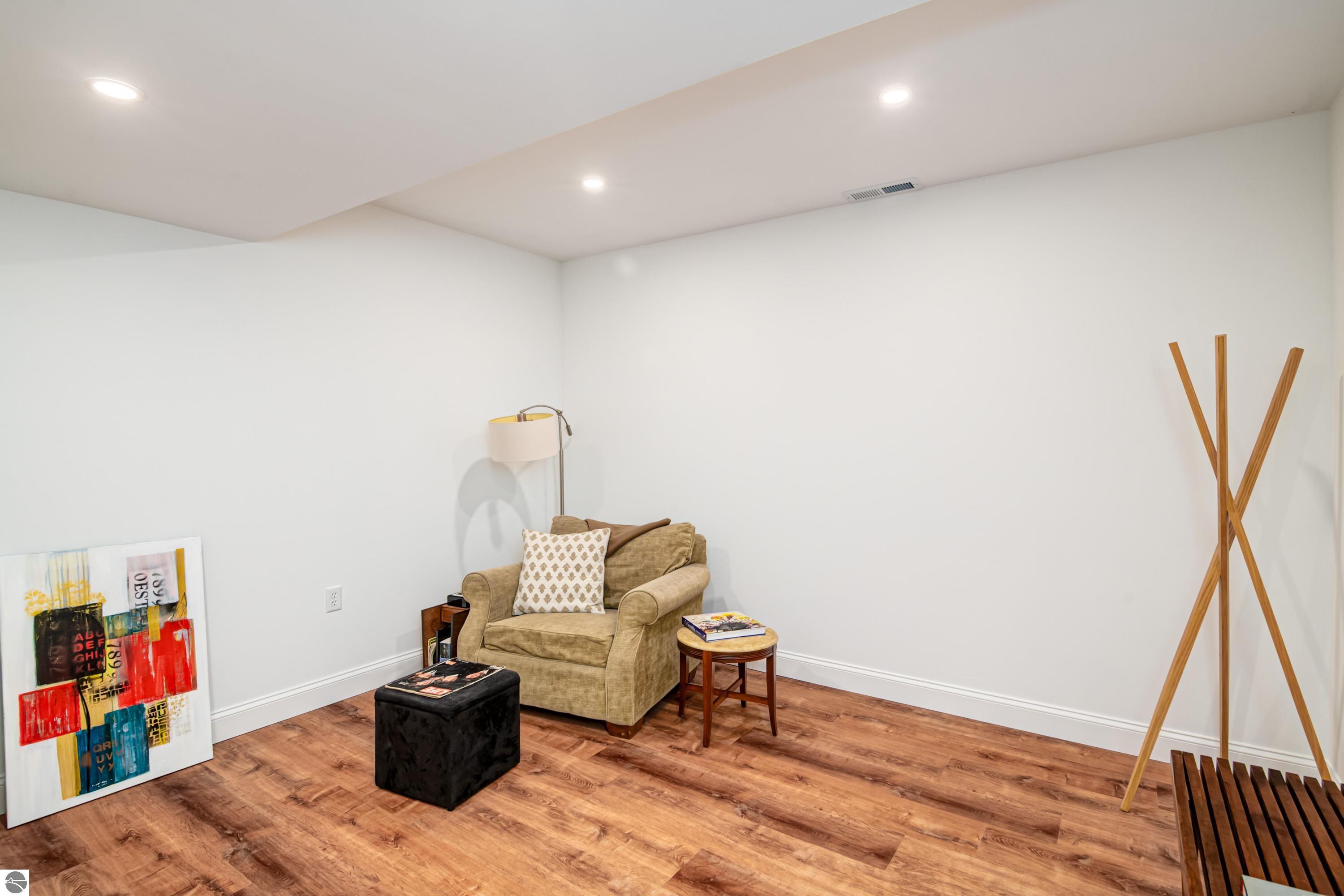 6436 Peregrin Court