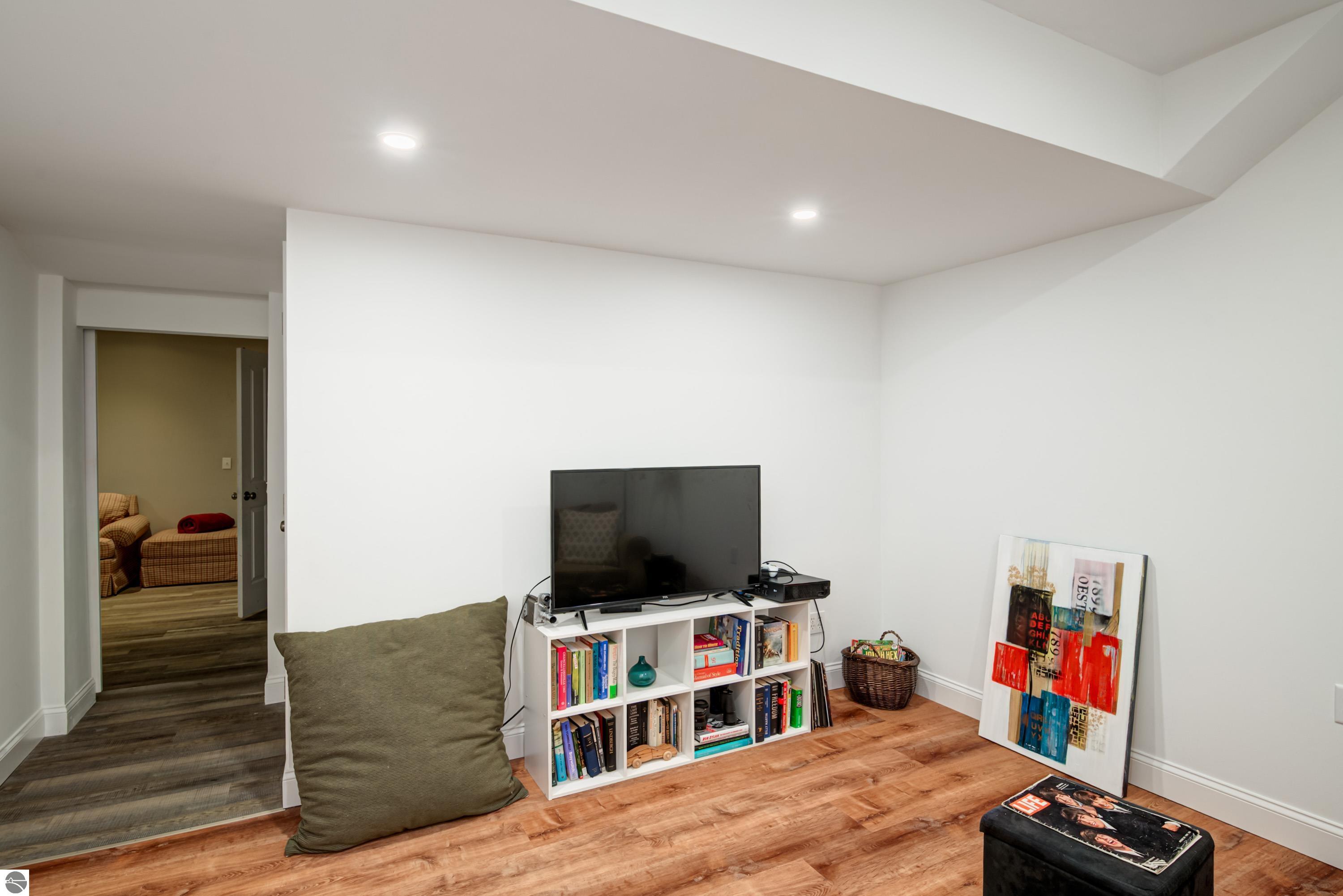 6436 Peregrin Court