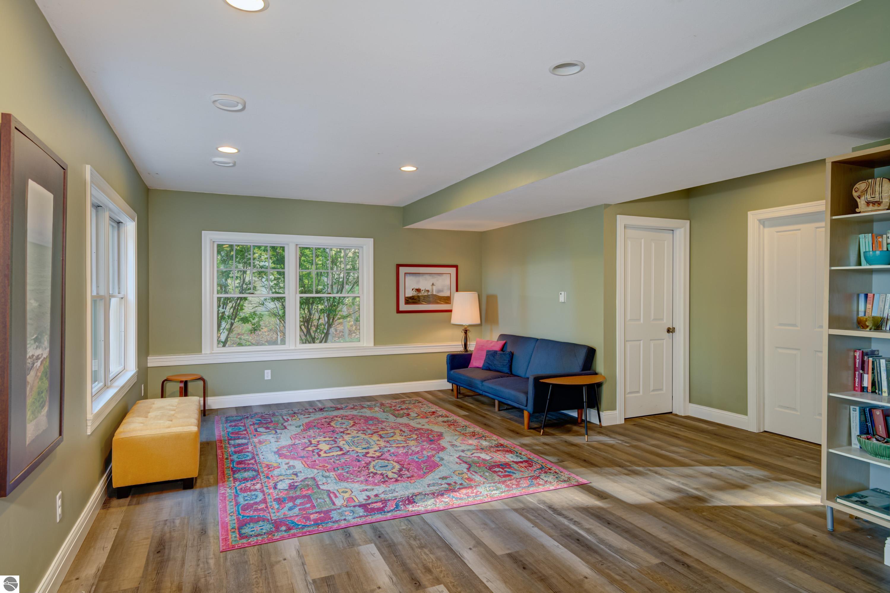 6436 Peregrin Court