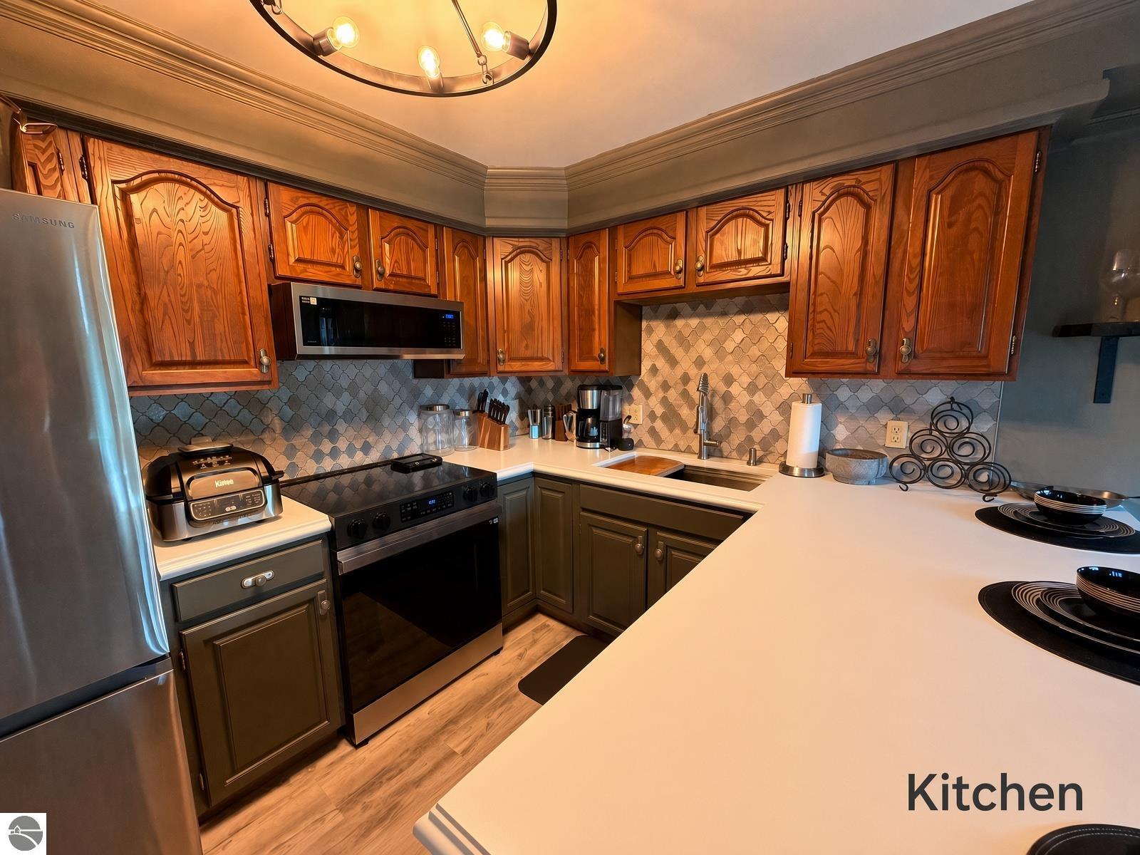 5883 Andorra Drive # D2 Unit: #D2