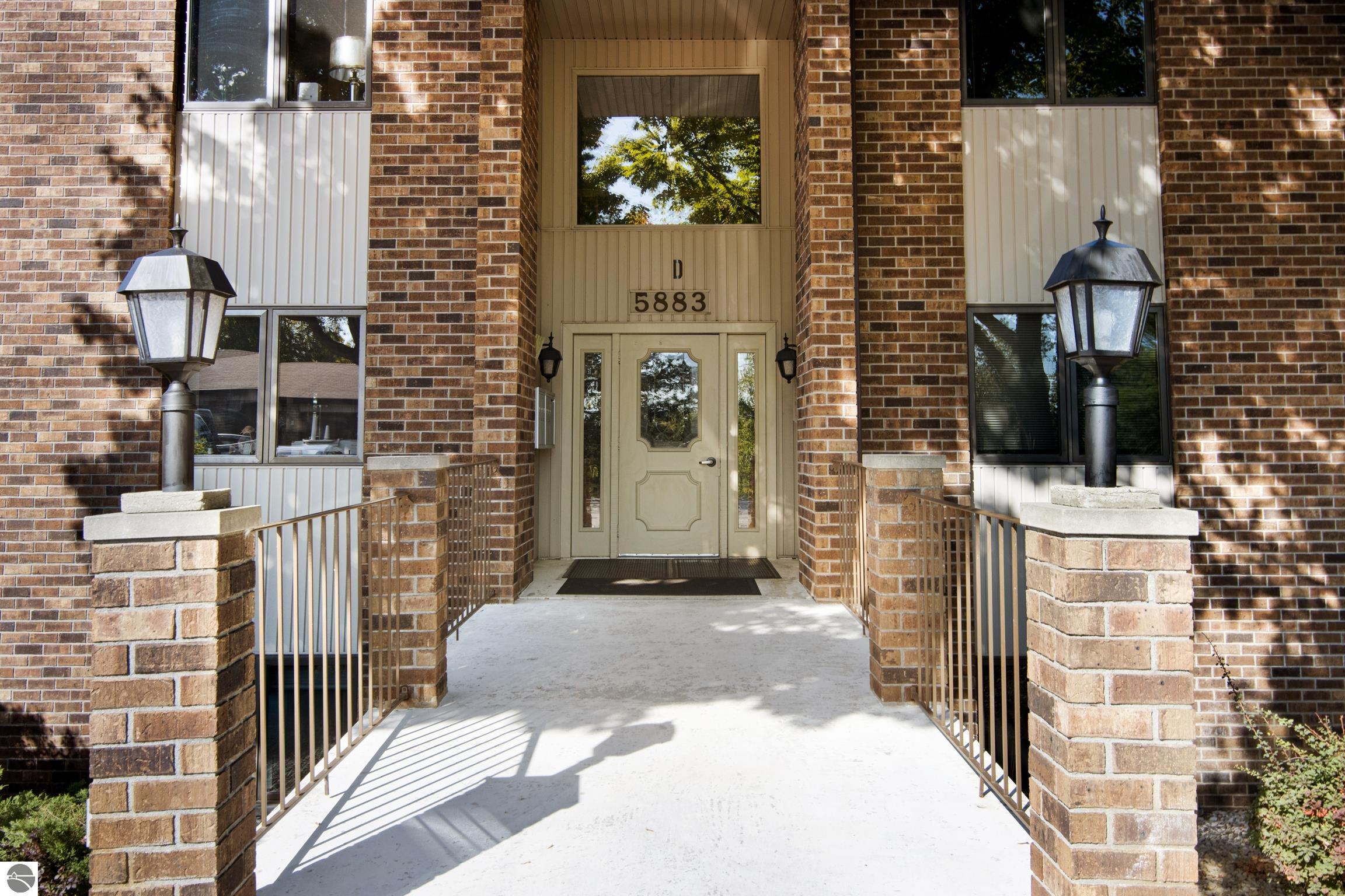 5883 Andorra Drive # D2 Unit: #D2