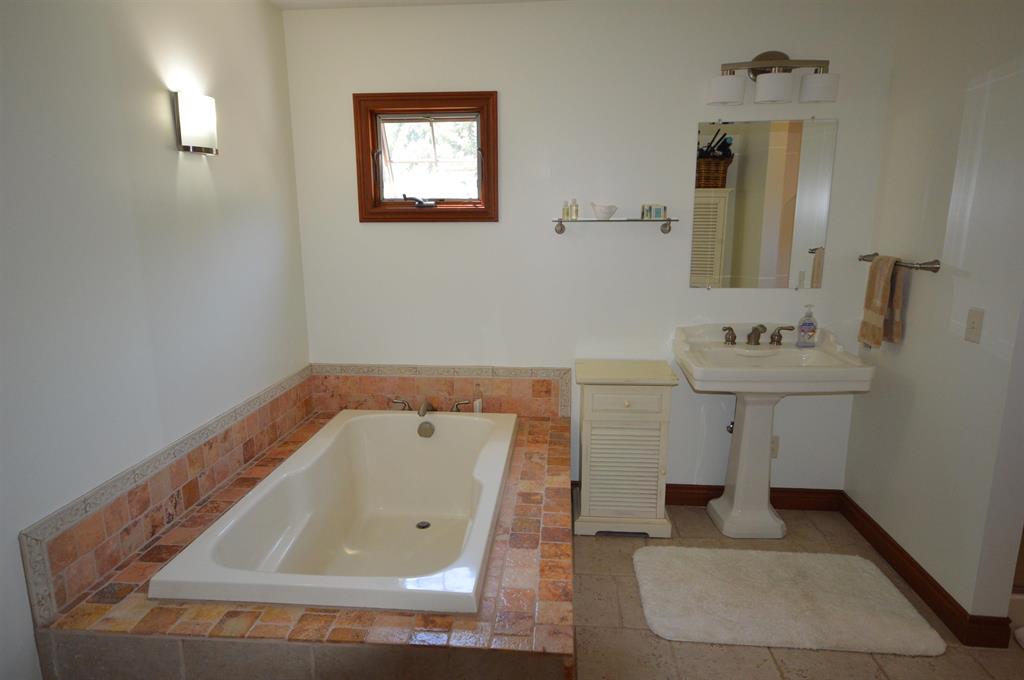 10684 Shrewbury Street