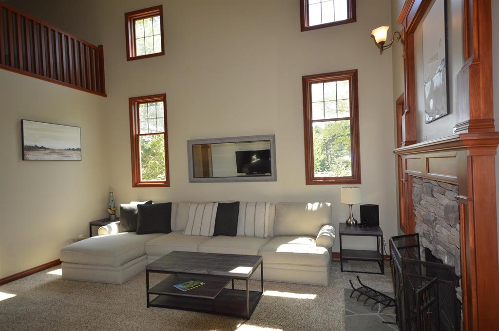 10684 Shrewbury Street