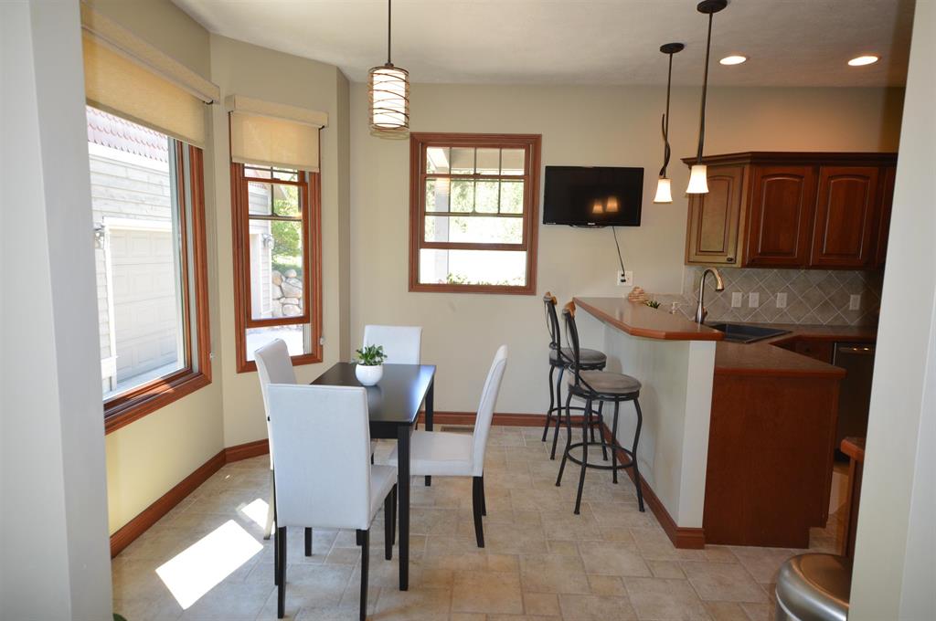 10684 Shrewbury Street