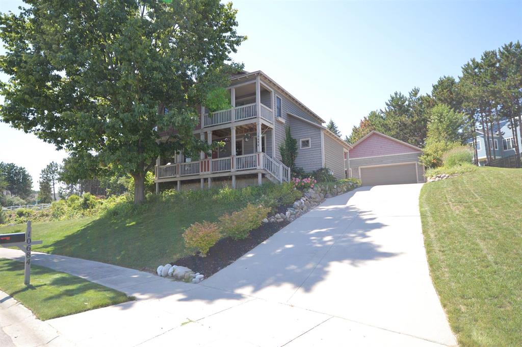 10684 Shrewbury Street