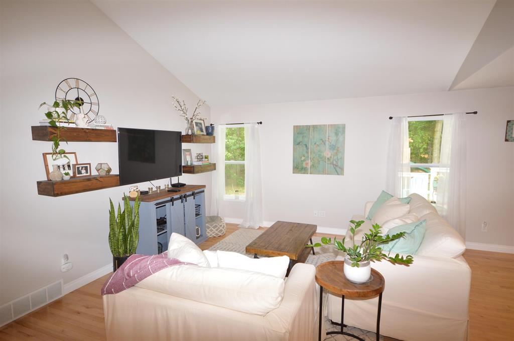 7442 E Meadows Drive