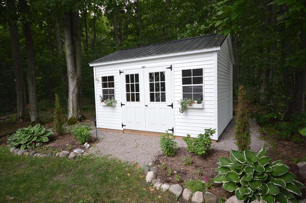 7442 E Meadows Drive