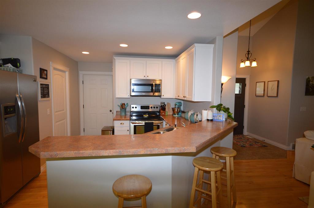 7442 E Meadows Drive