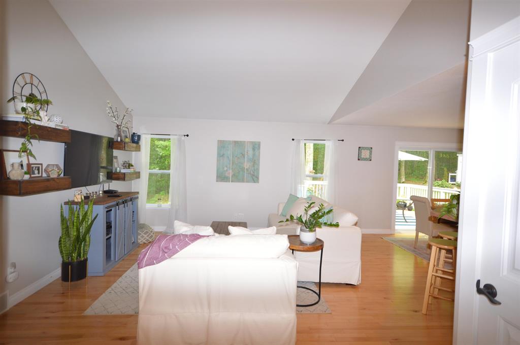 7442 E Meadows Drive