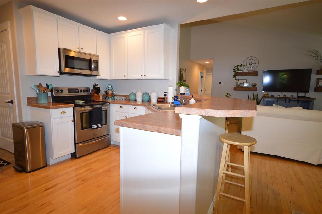 7442 E Meadows Drive