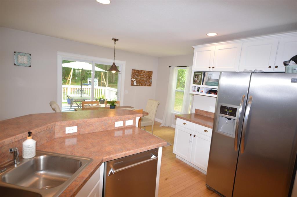 7442 E Meadows Drive