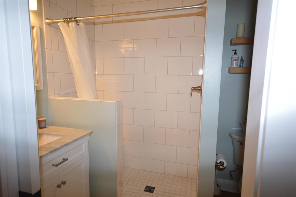 7442 E Meadows Drive