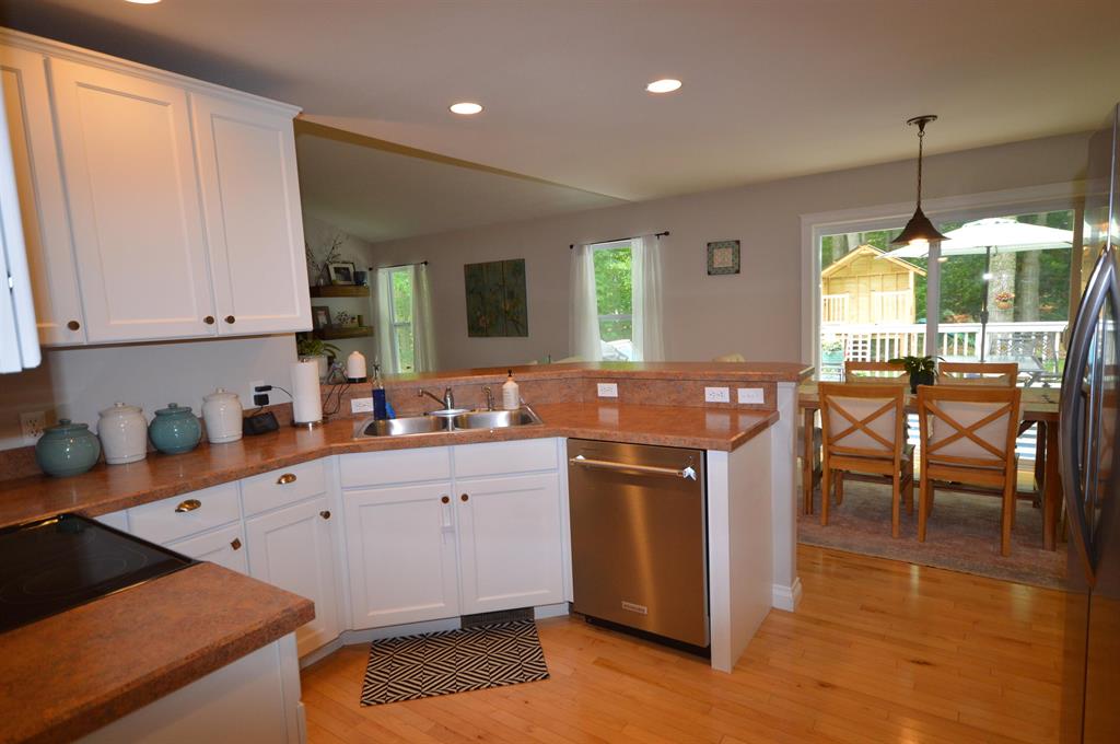 7442 E Meadows Drive