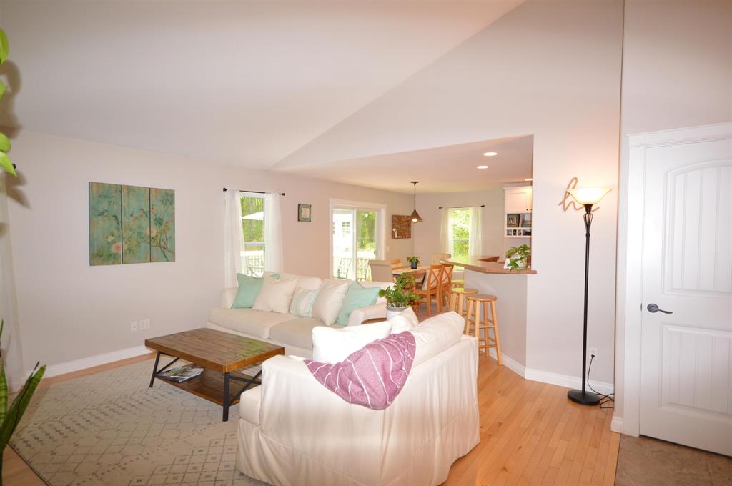 7442 E Meadows Drive