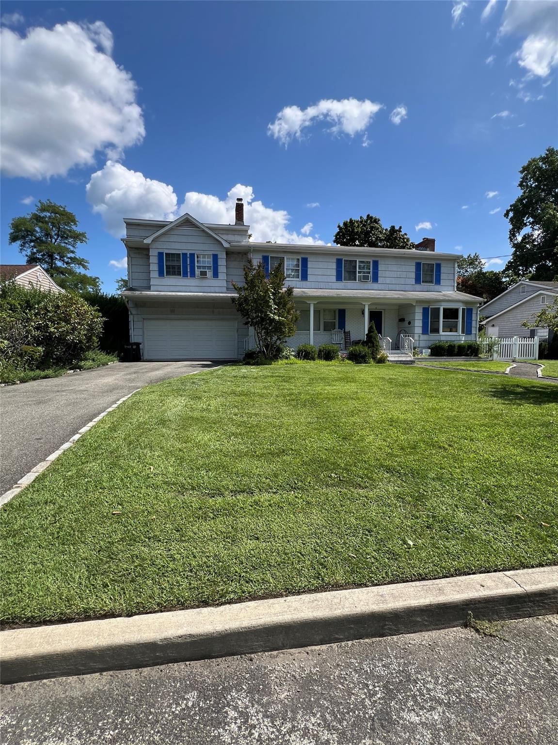 11 Colonial Lane