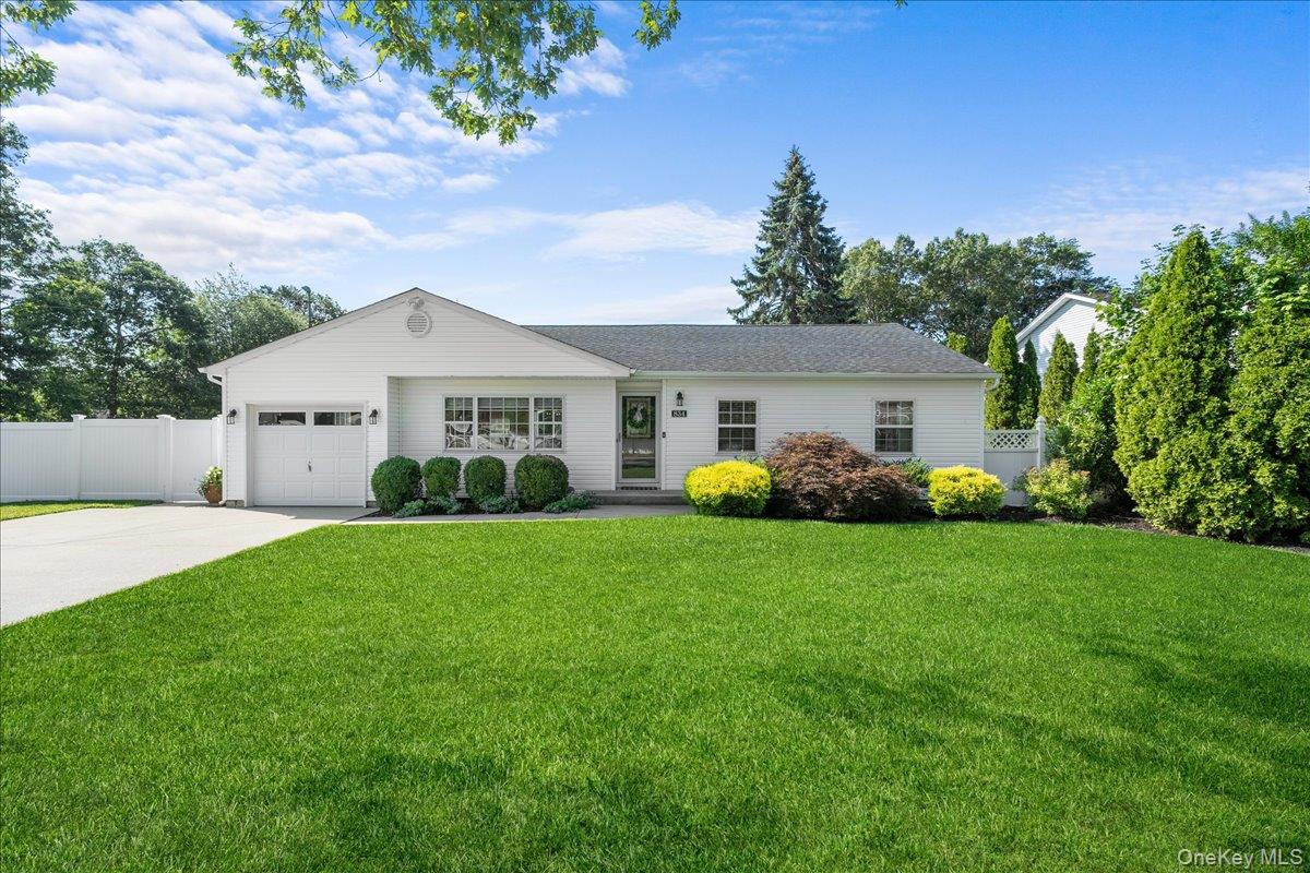 834 Peconic Street