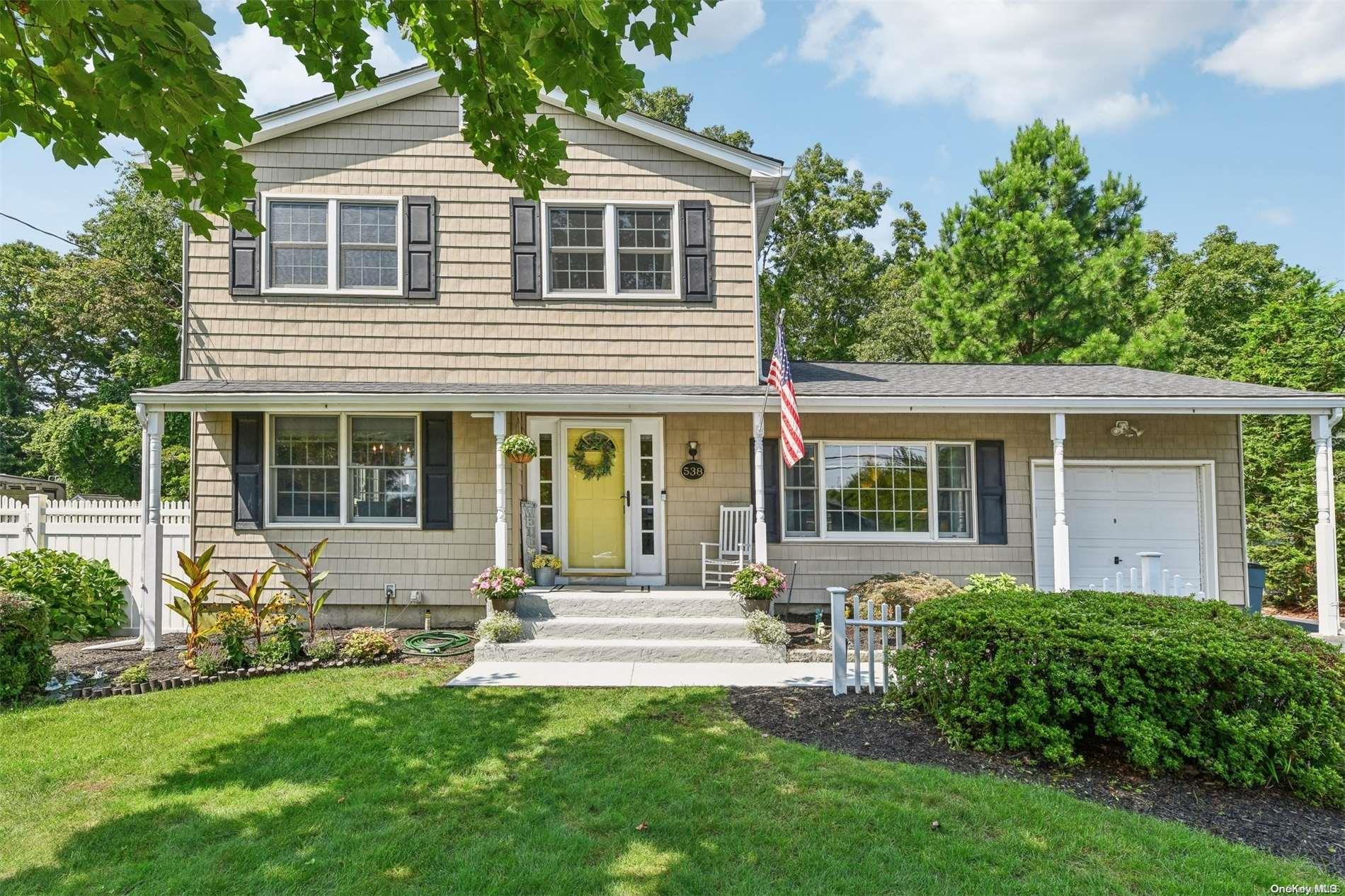 538 Bayport Avenue