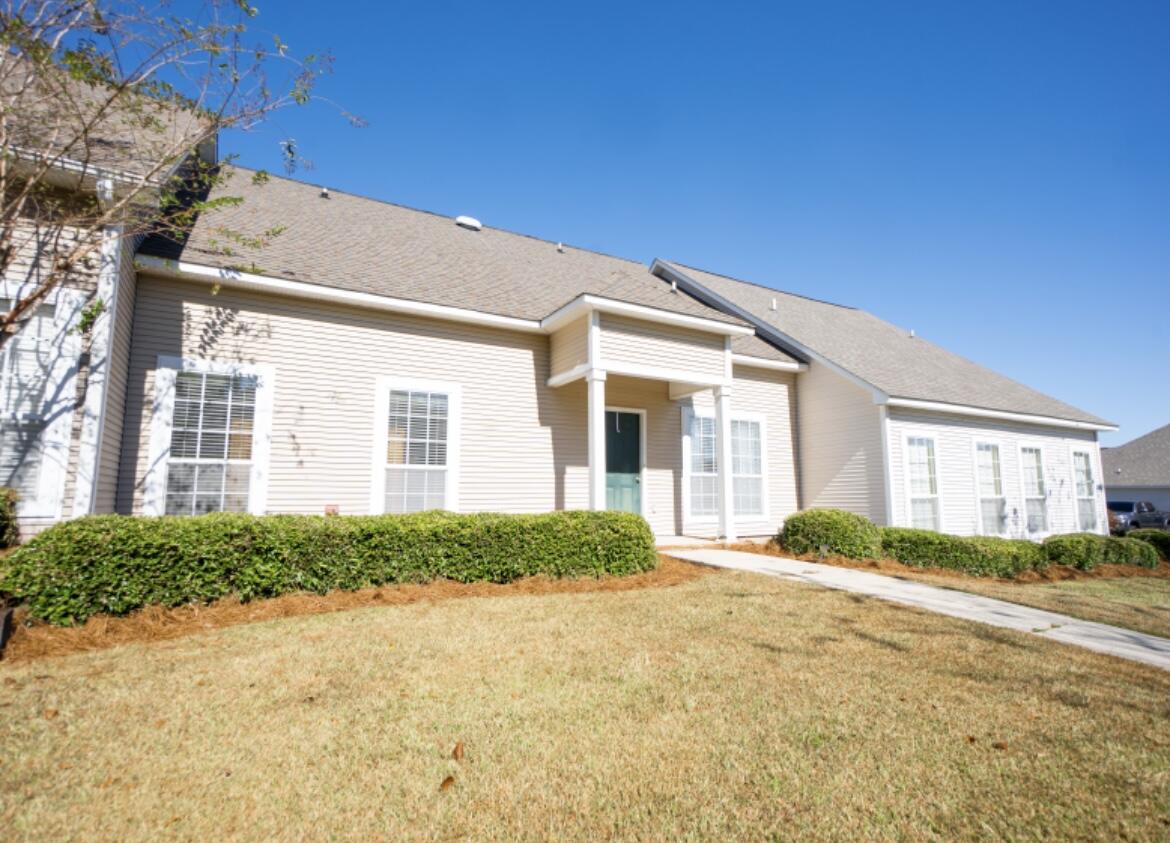 8 Silverleaf Dr.