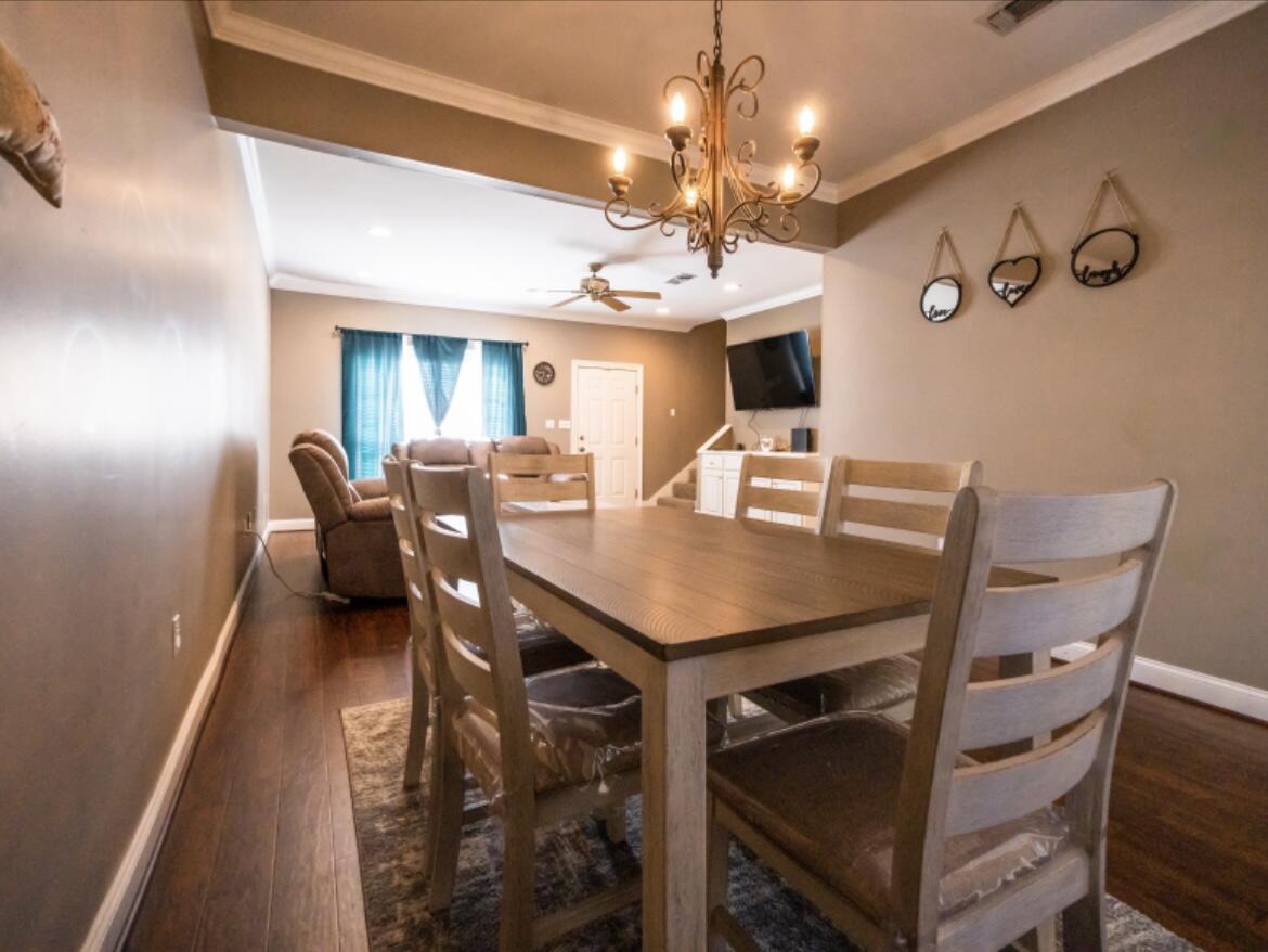 8 Silverleaf Dr.
