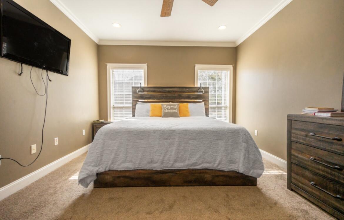 8 Silverleaf Dr.