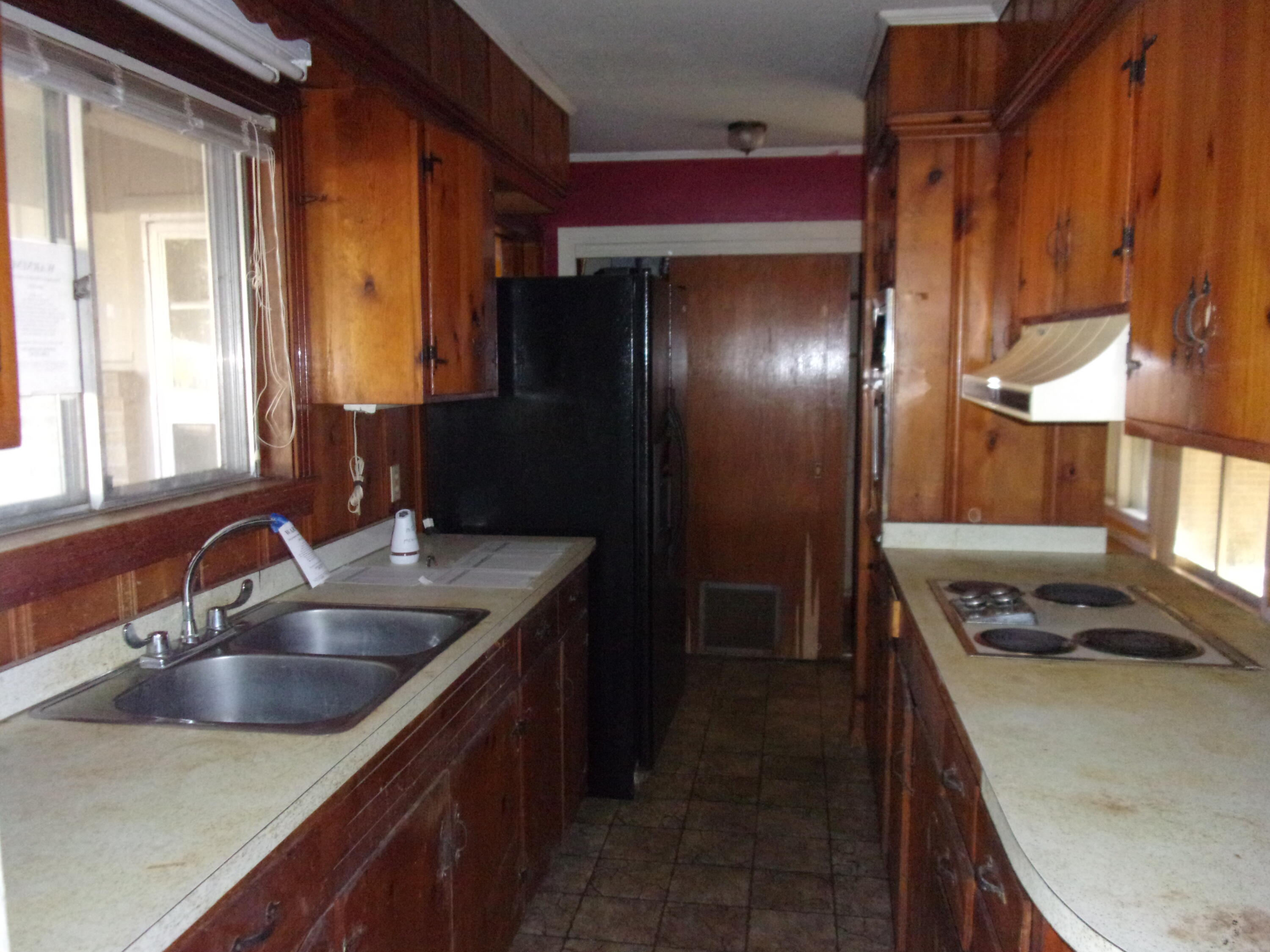 905 Camellia Ct.