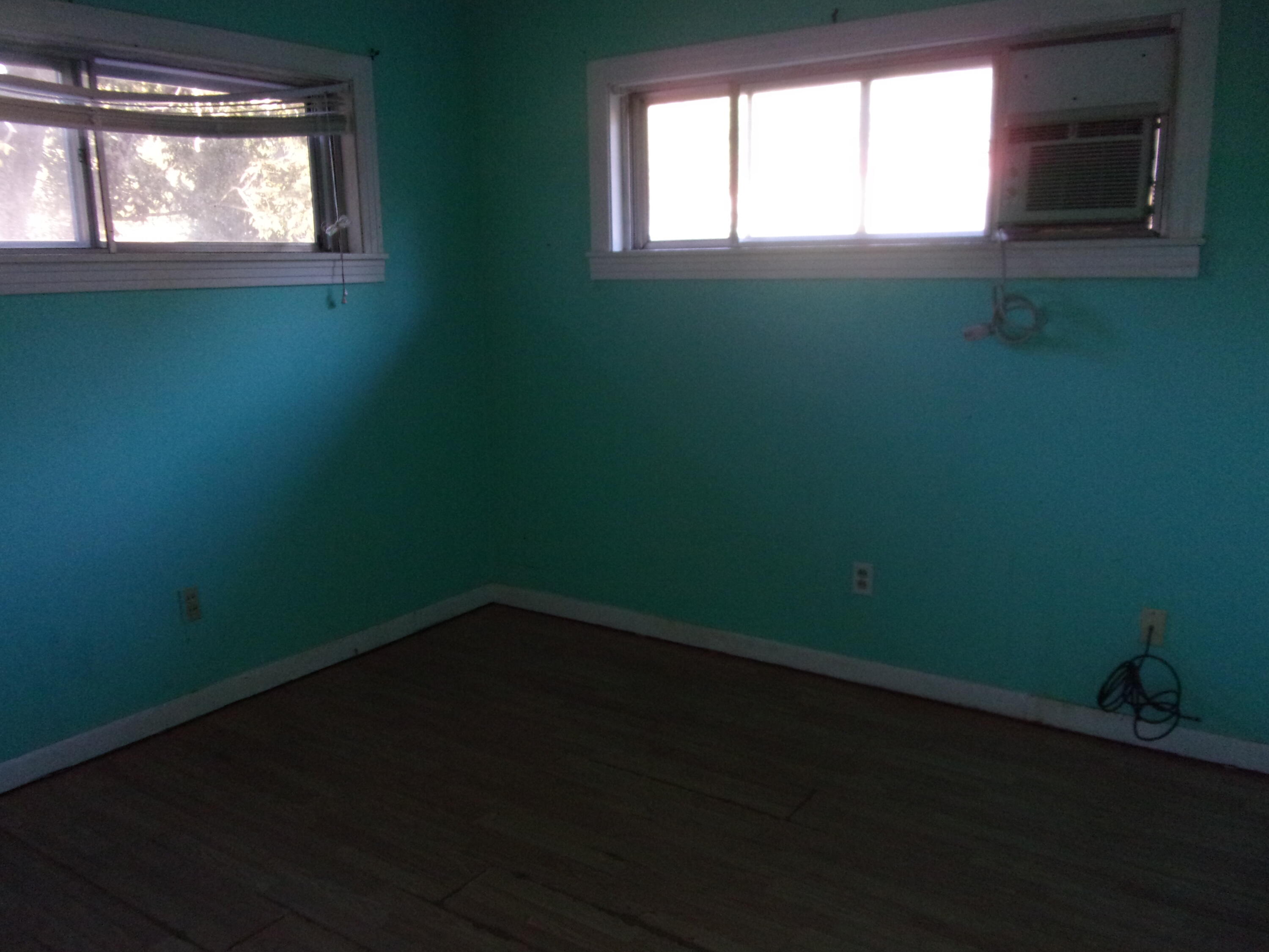 905 Camellia Ct.